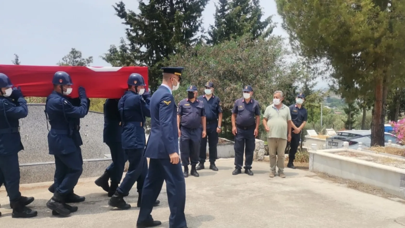 Kıbrıs Gazisi Akan, Fethiye'de toprağa verildi