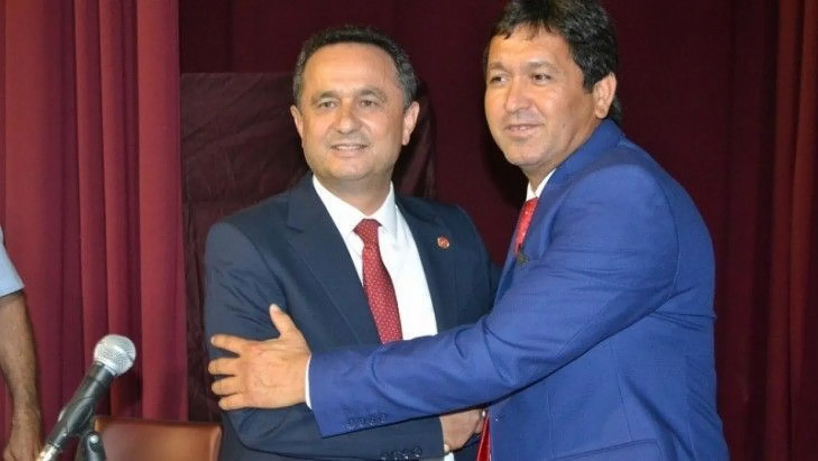 Muhtar 'Niyazi Canözü' tekrar başkan seçildi