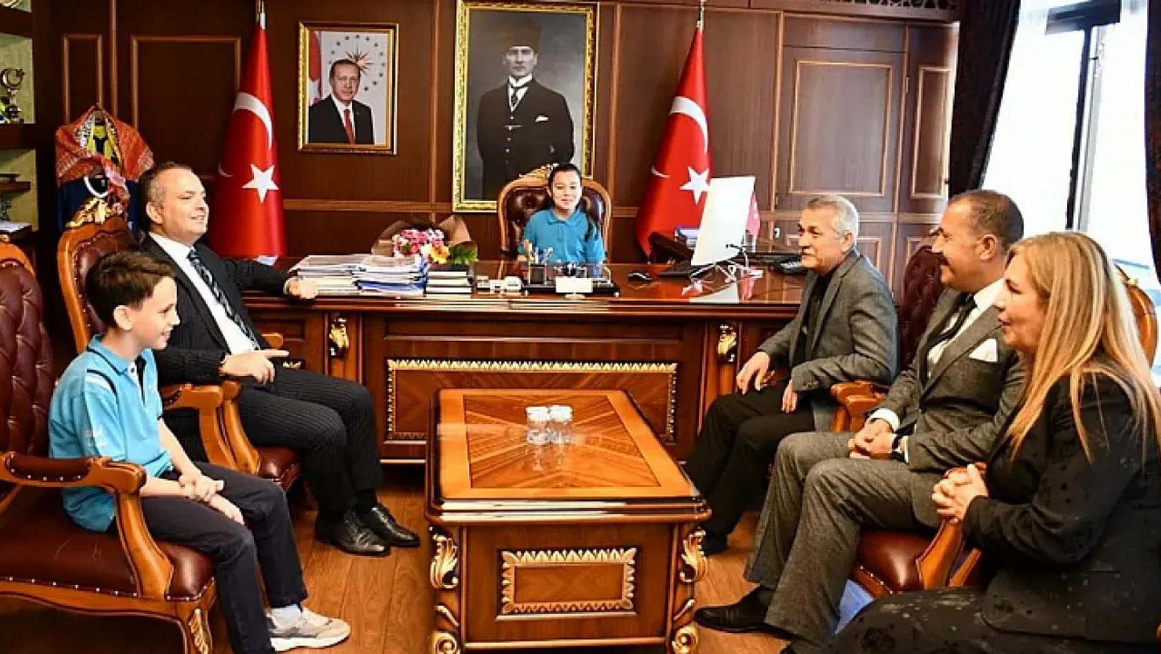 Temsili devir teslim: Fethiye'de minikler yönetimde