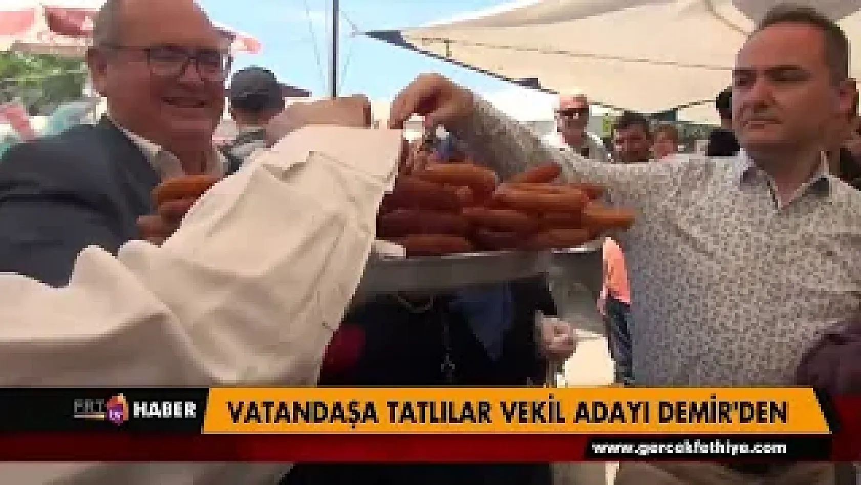 Vatandaşa tatlılar Vekil aday Demir'den
