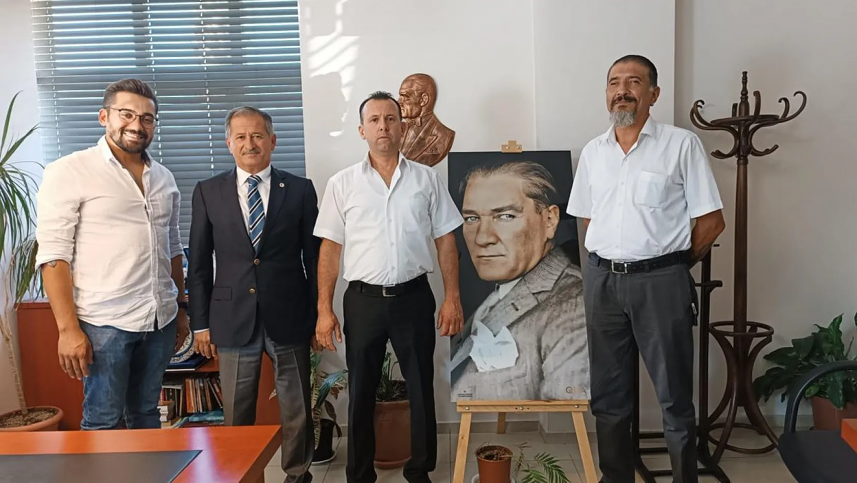 Uno Club Fethiye 100.Yıl Cumhuriyet Konvoyu Düzenliyor