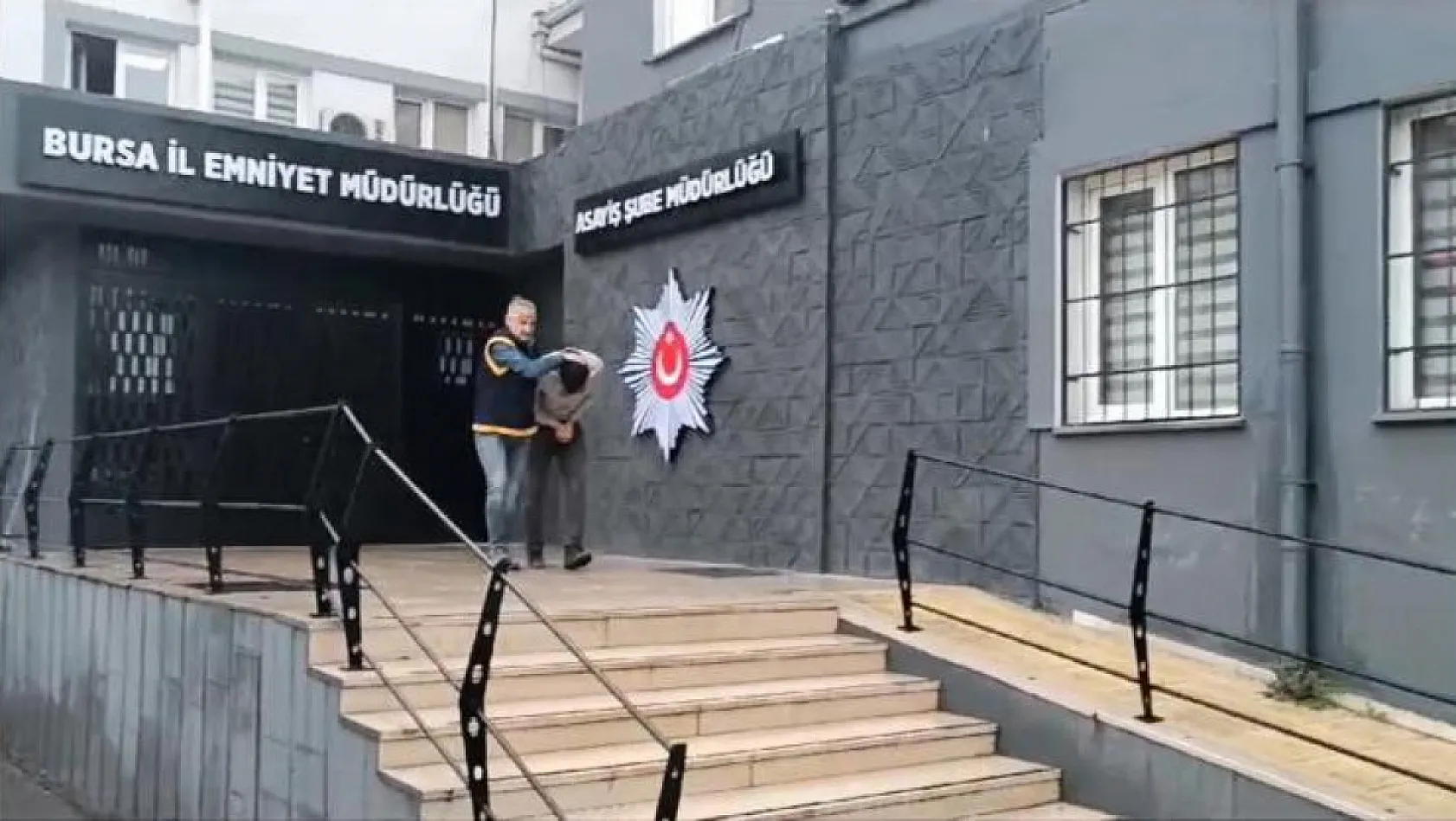 Çekirge misali 3'üncü hırsızlığında kıskıvrak yakalandı
