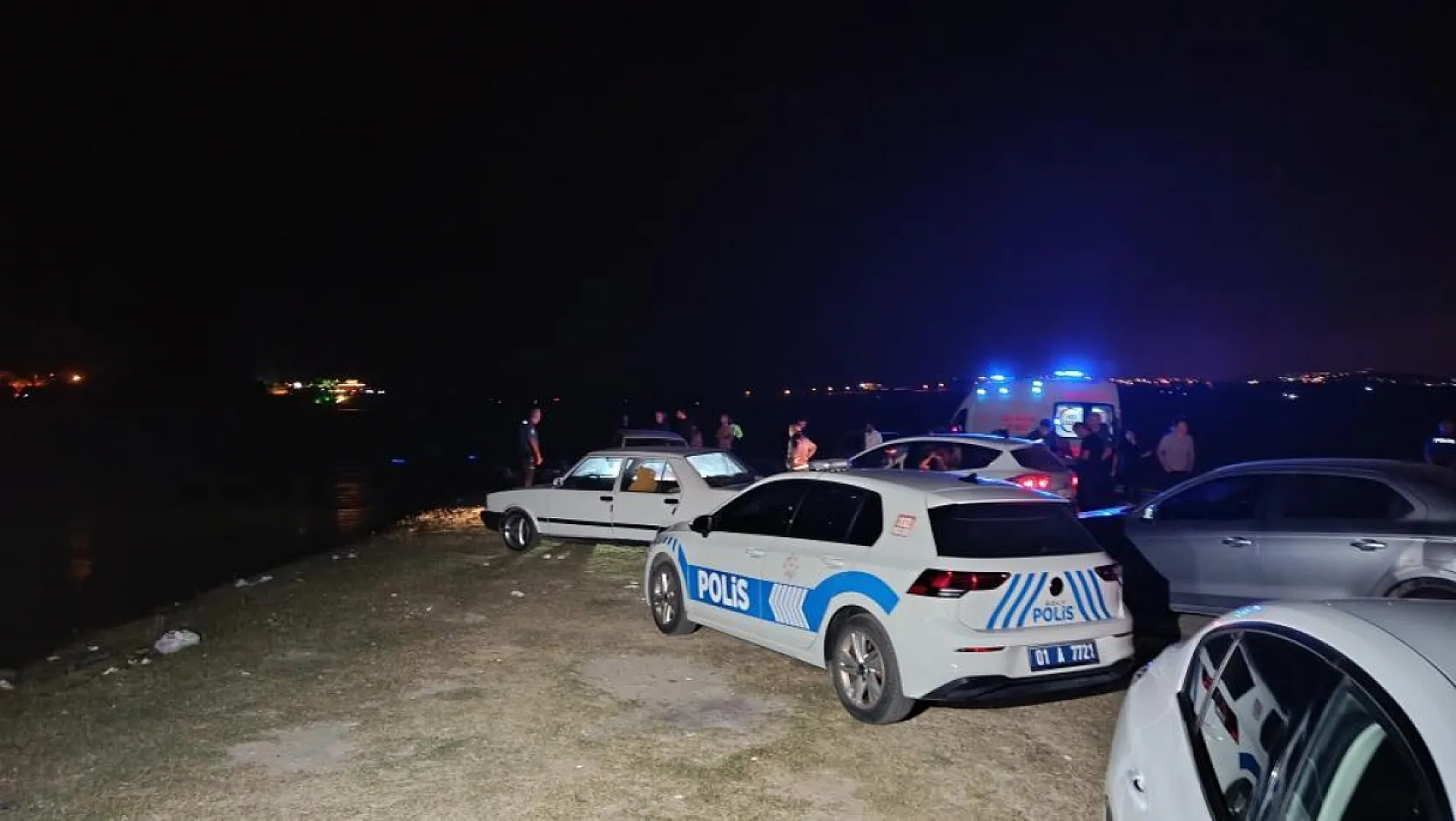Tekne gezisi faciaya dönüştü: Genç adam gölde kayboldu