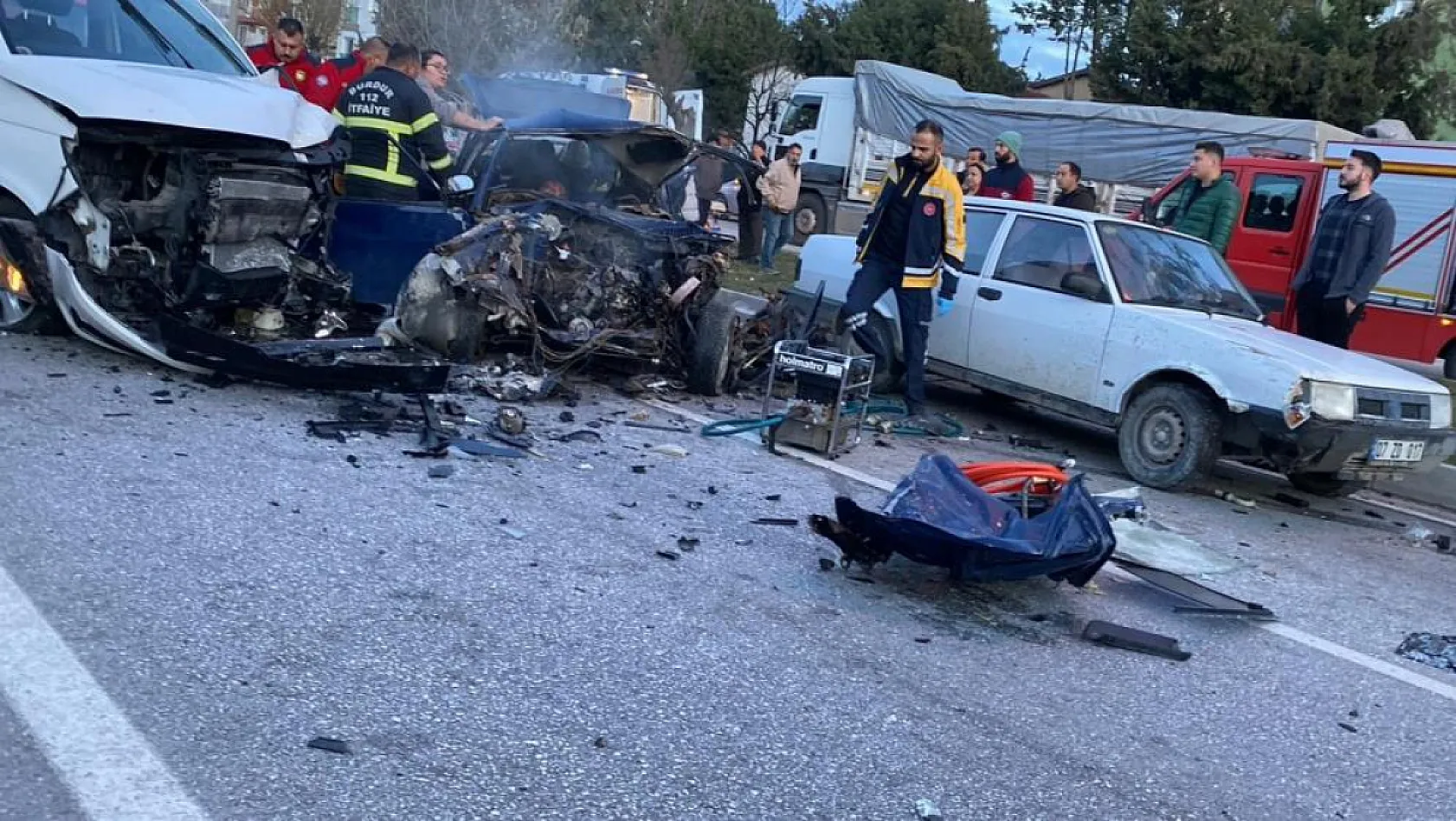 Burdur-Fethiye Karayolu'nda Feci Kaza: 2 Ölü, 3 Yaralı