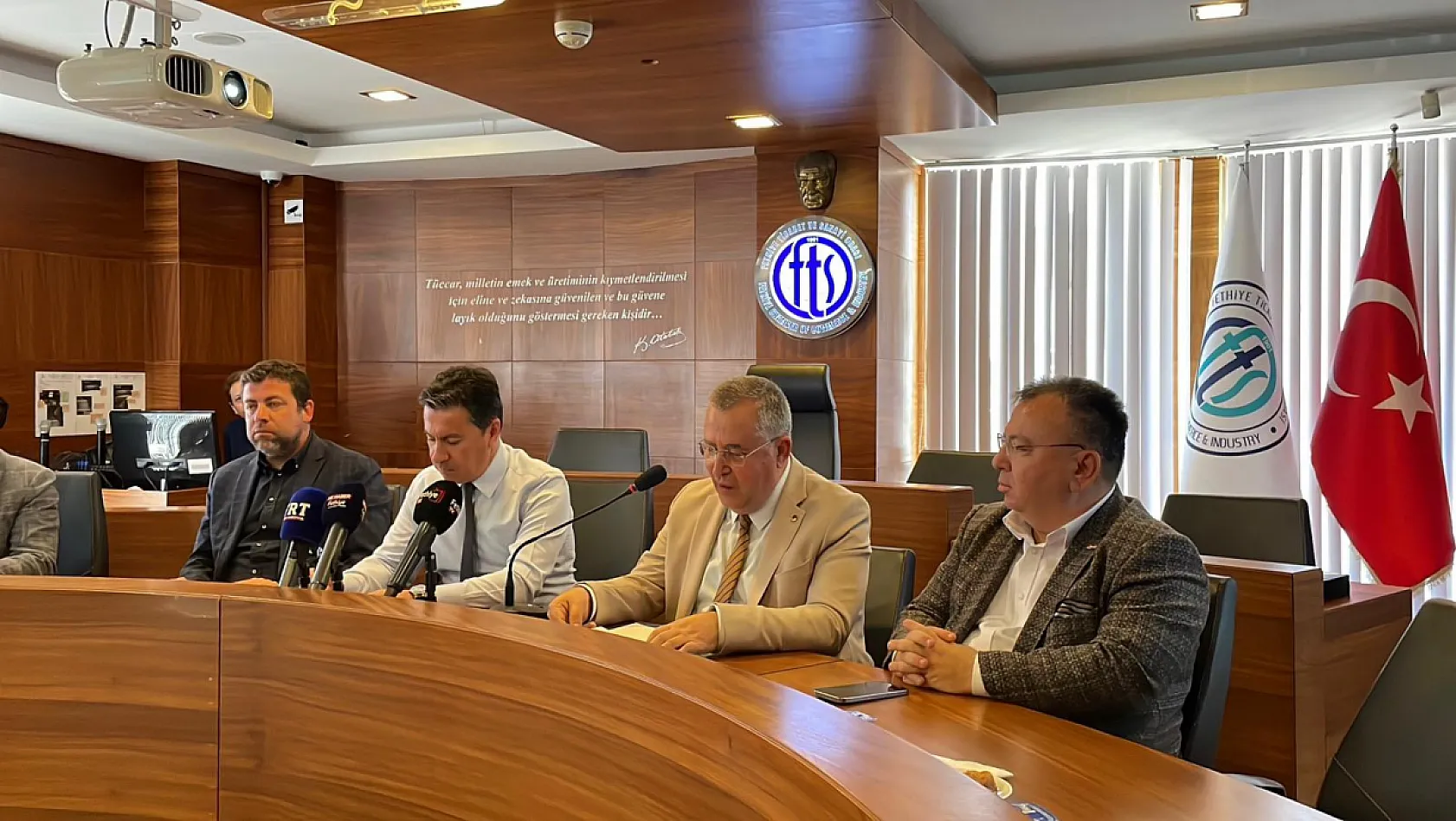 Başkan Ahmet Aras, FTSO'da sektör temsilcileriyle görüştü