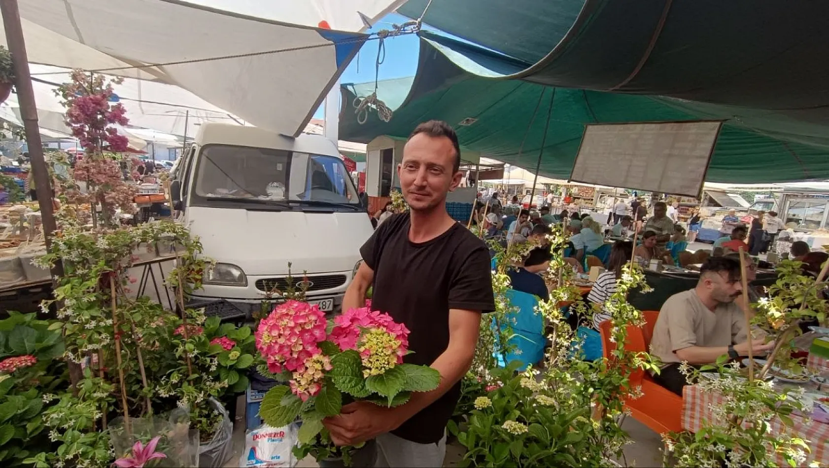Fethiye Pazarlarında Sezonun Son Bahçe Bitkileri Satışa Çıktı