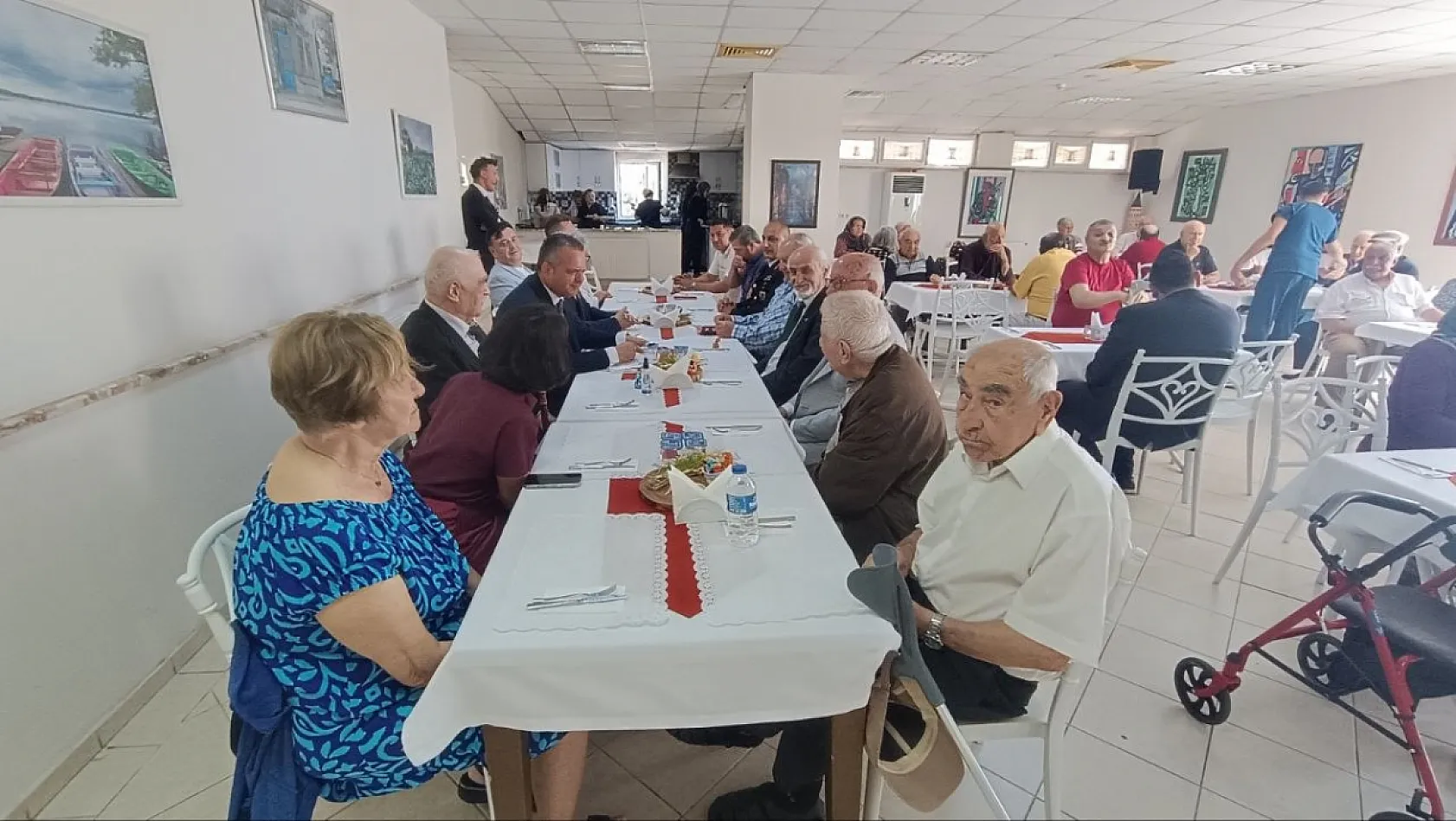 Fethiye Protokolünden Huzurevi Sakinlerine Bayram Ziyareti