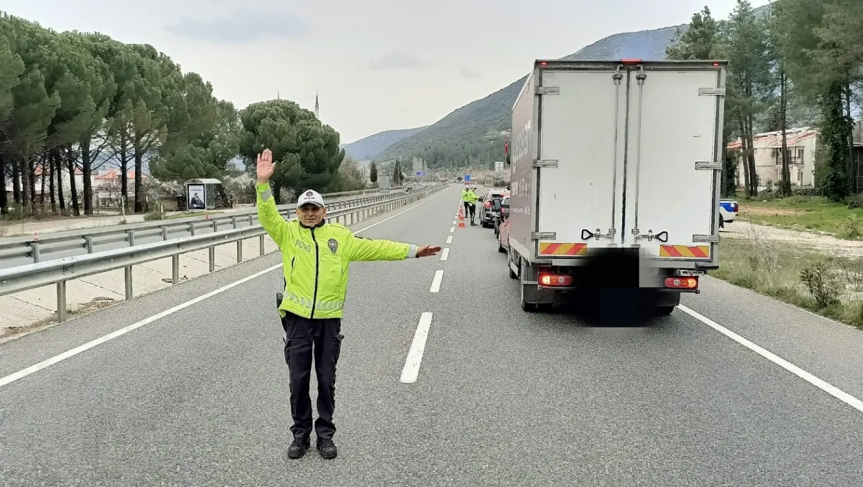 Muğla'da polis ekipleri havadan ve karadan denetim yaptı