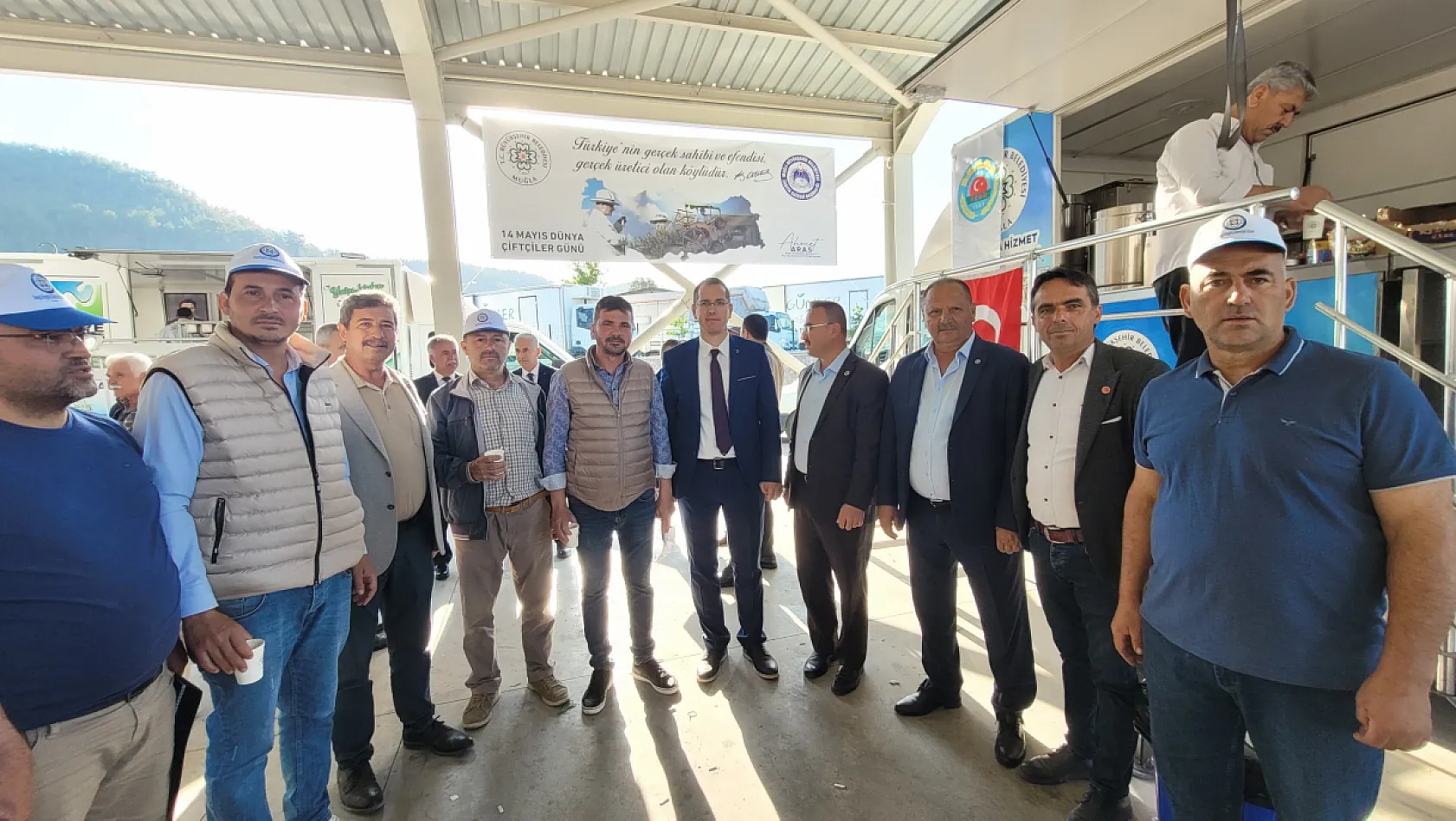 Fethiye'de Çiftçiler Günü'nde Çiftçilere ikramlarda bulunuldu