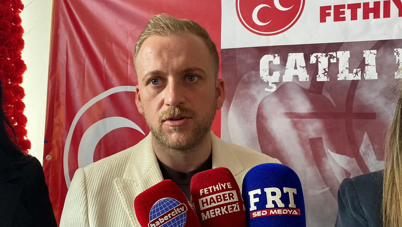 Fethiye'de 'Çatlı' filmi izlendi, söyleşi gerçekleştirildi