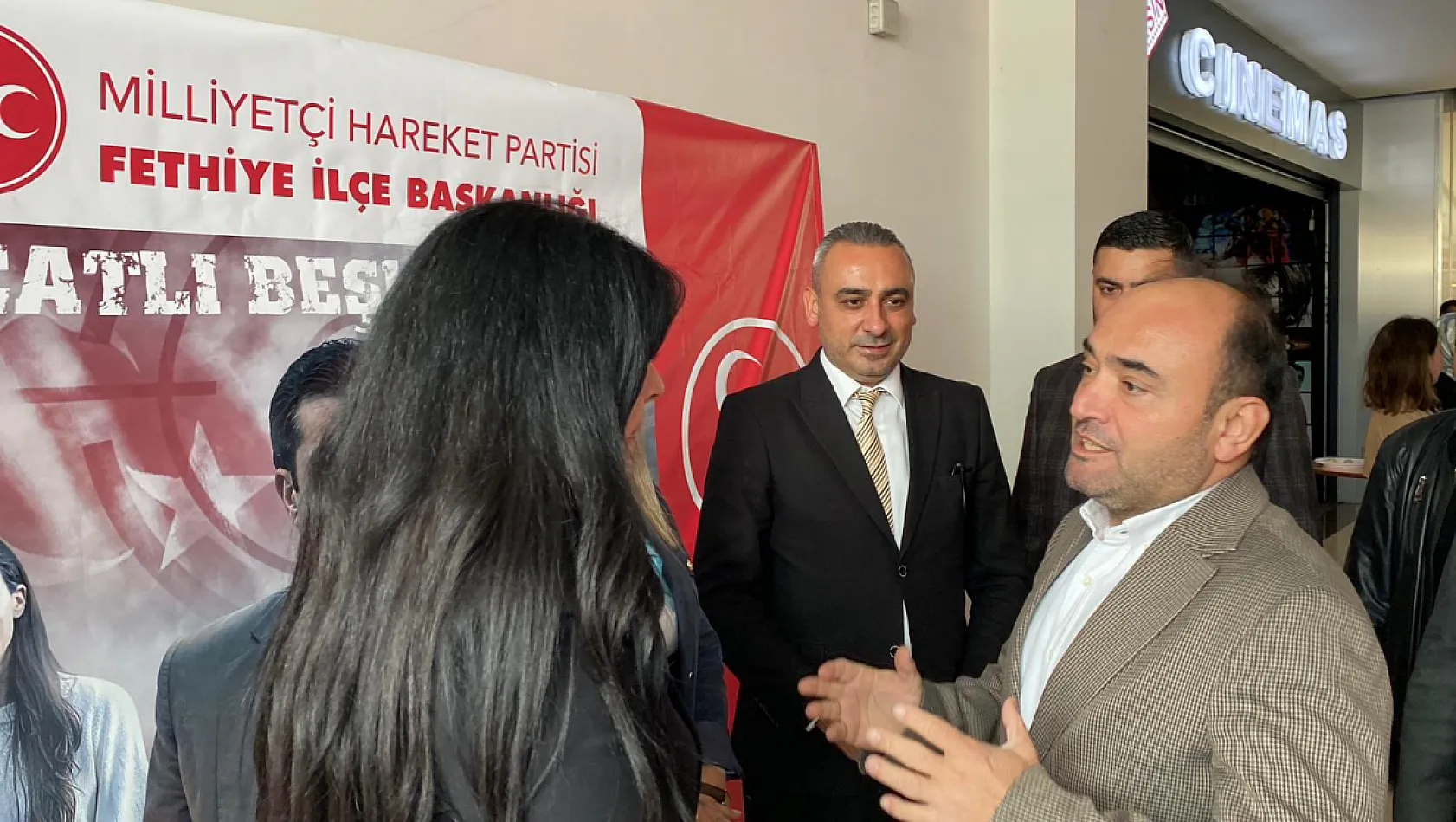 Fethiye'de 'Çatlı' filmi izlendi, söyleşi gerçekleştirildi
