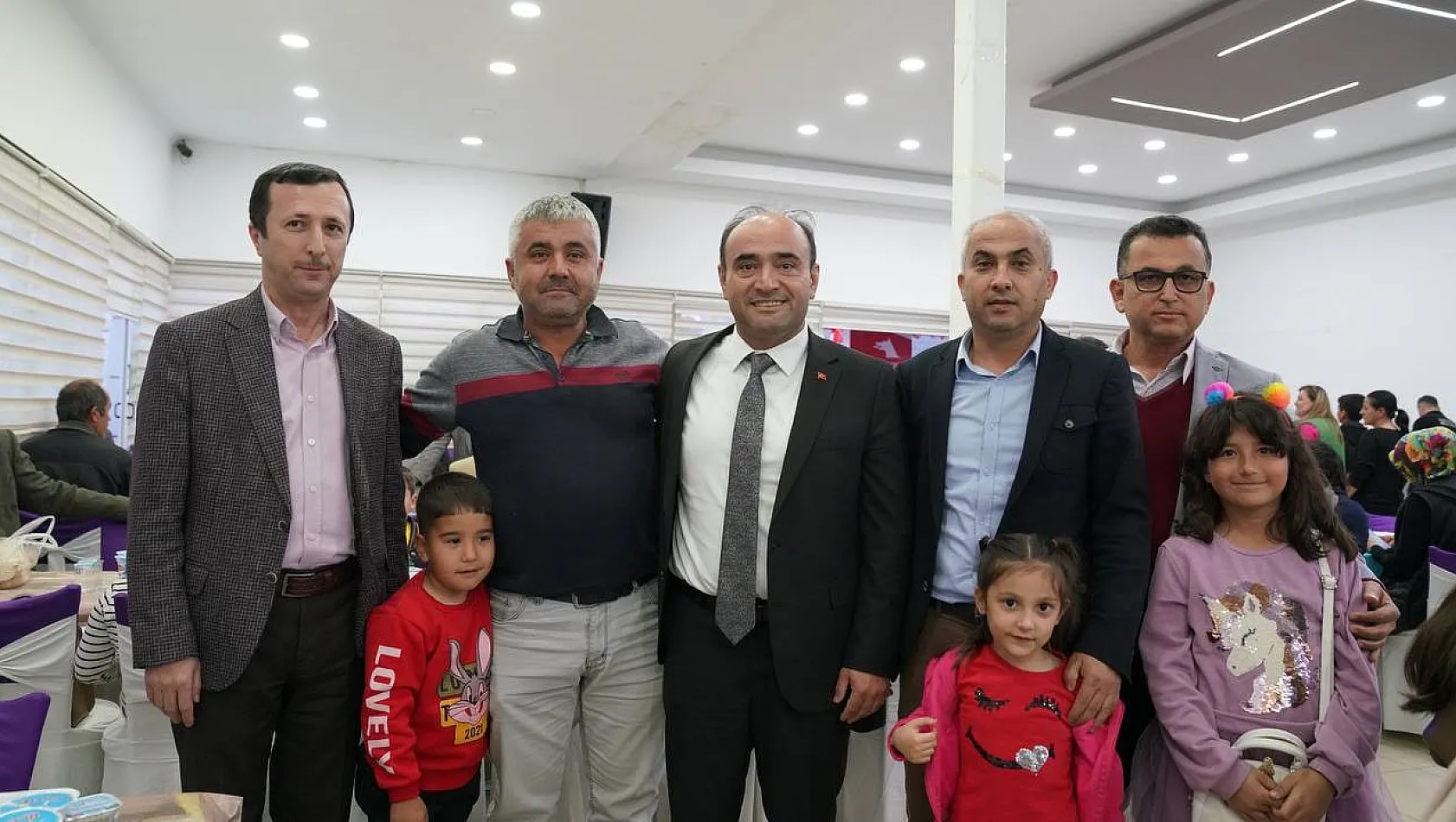 Başkan Akdenizli, belediye personeliyle iftar yaptı