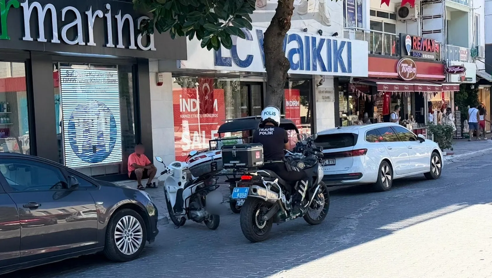 Fethiye Çarşı Caddesi'nde Hatalı Parklara Ceza