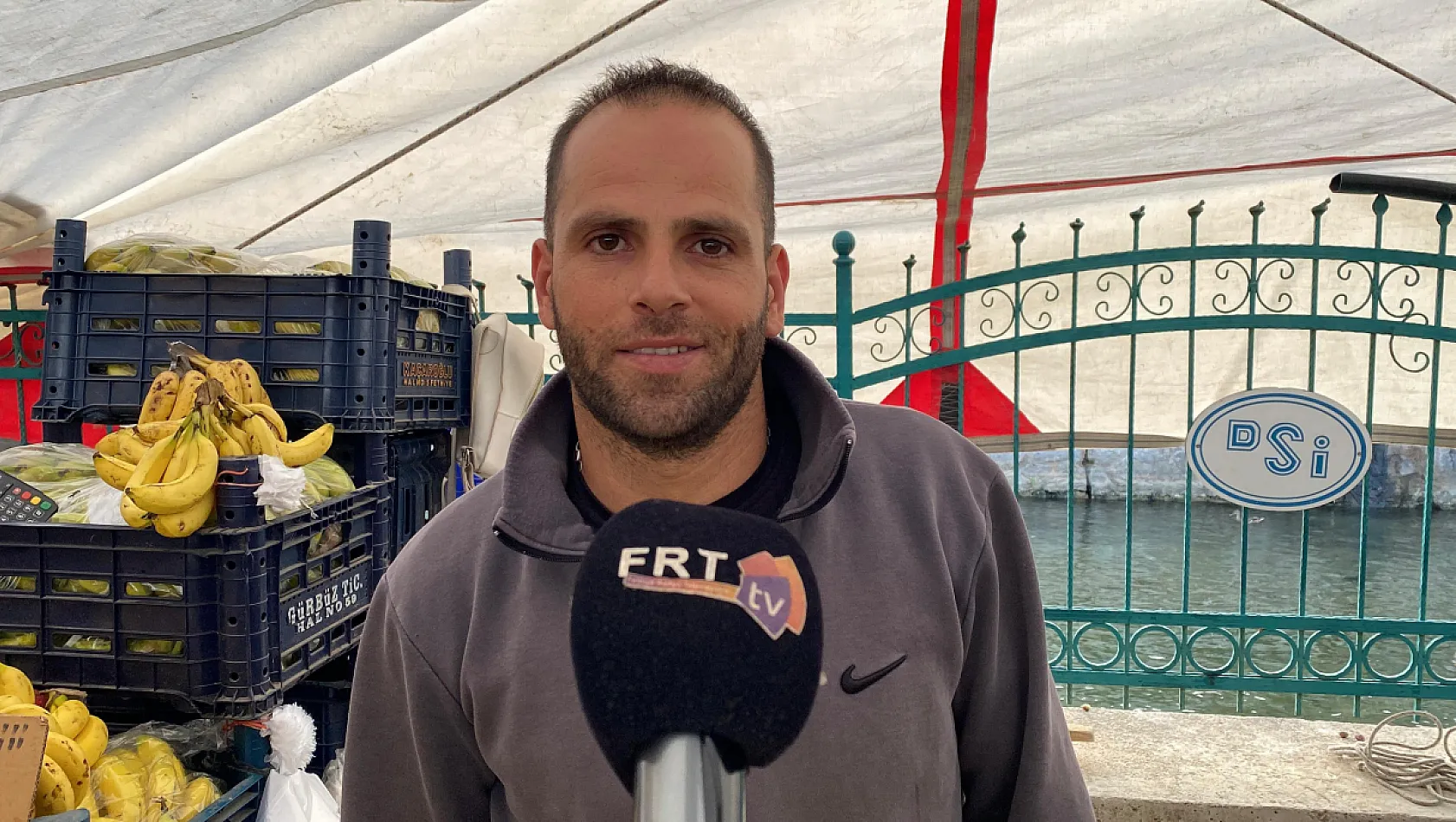 Fethiye Salı Pazarı'nda Fiyatlar Akşam Yarı Yarıya Düşüyor