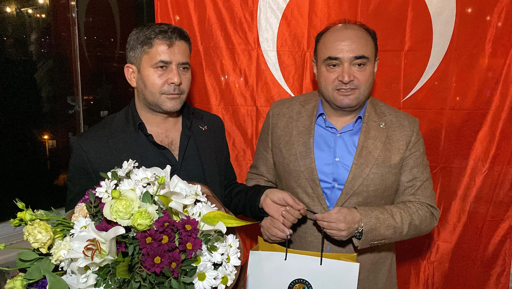 Başkan Akdenizli 'Gazeteciler, Önemli Bir Kamu Görevini Yerine Getirmektedir'