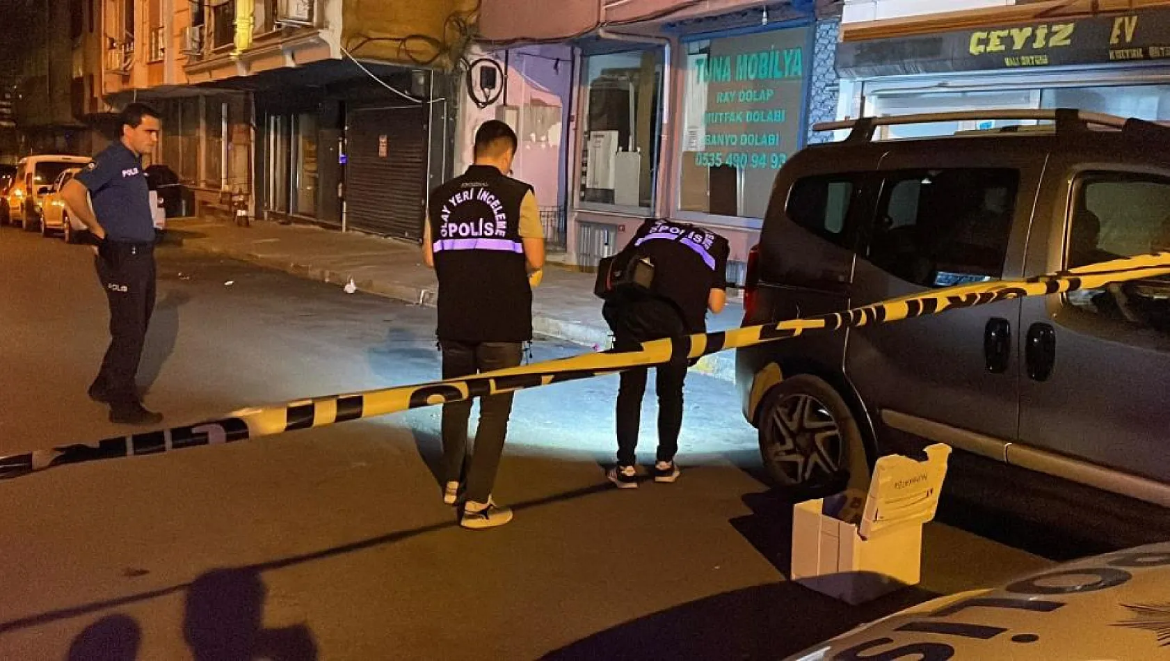 Yol verme kavgası kanlı bitti: Balkondaki bir kişiye mermi isabet etti