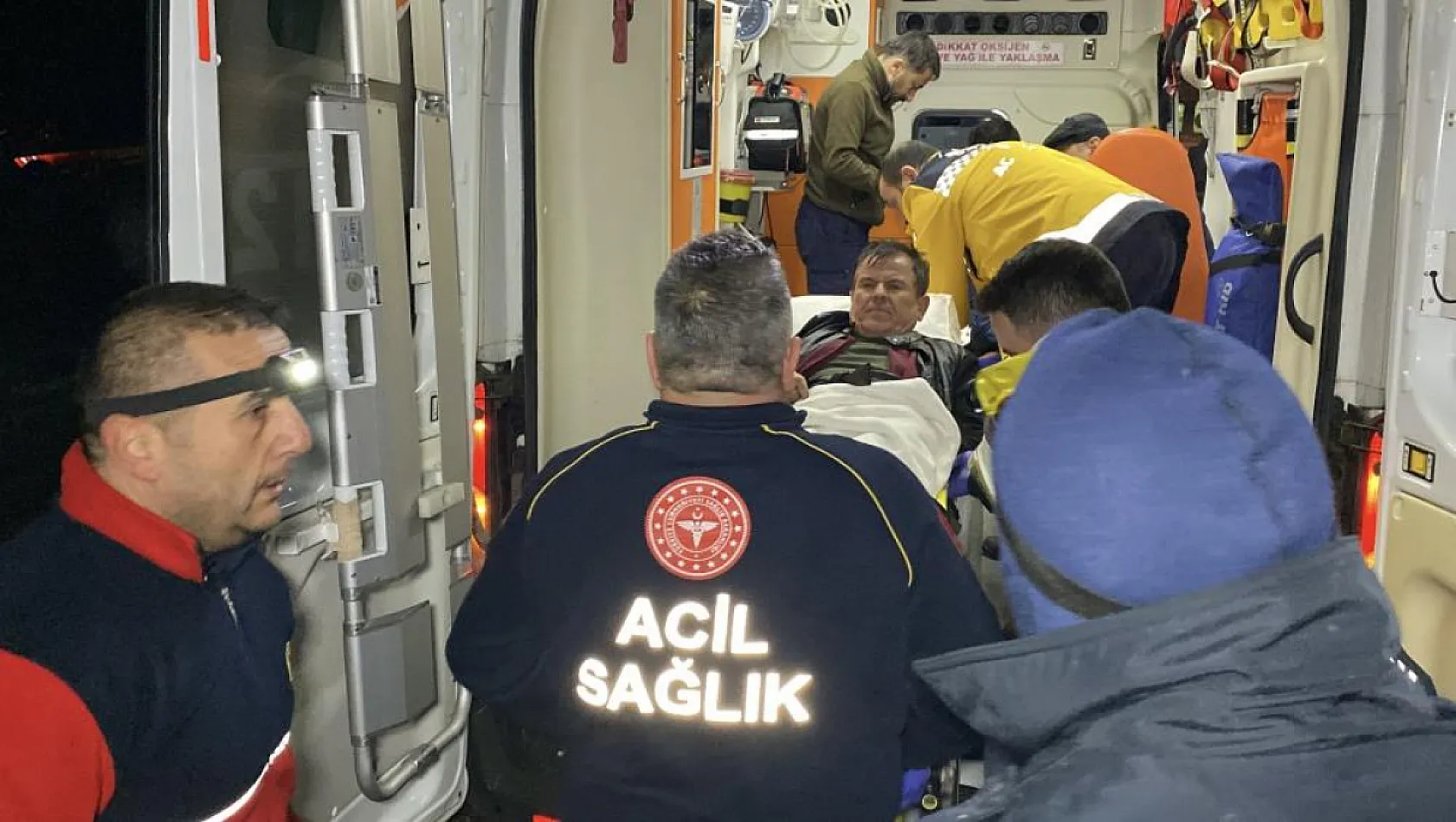 Feci trafik kazası midibüs devrildi: 1 ölü, 23 yaralı
