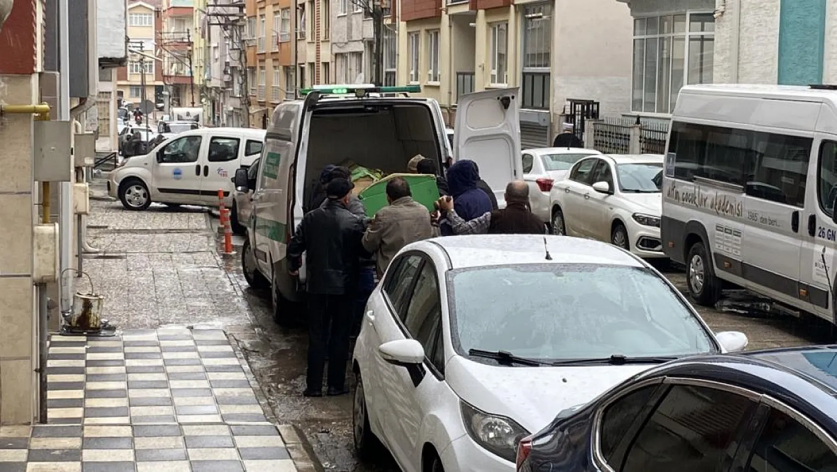 Fethiye'de paraşüt kazasında ölen 2 arkadaş Eskişehir'de defnedildi
