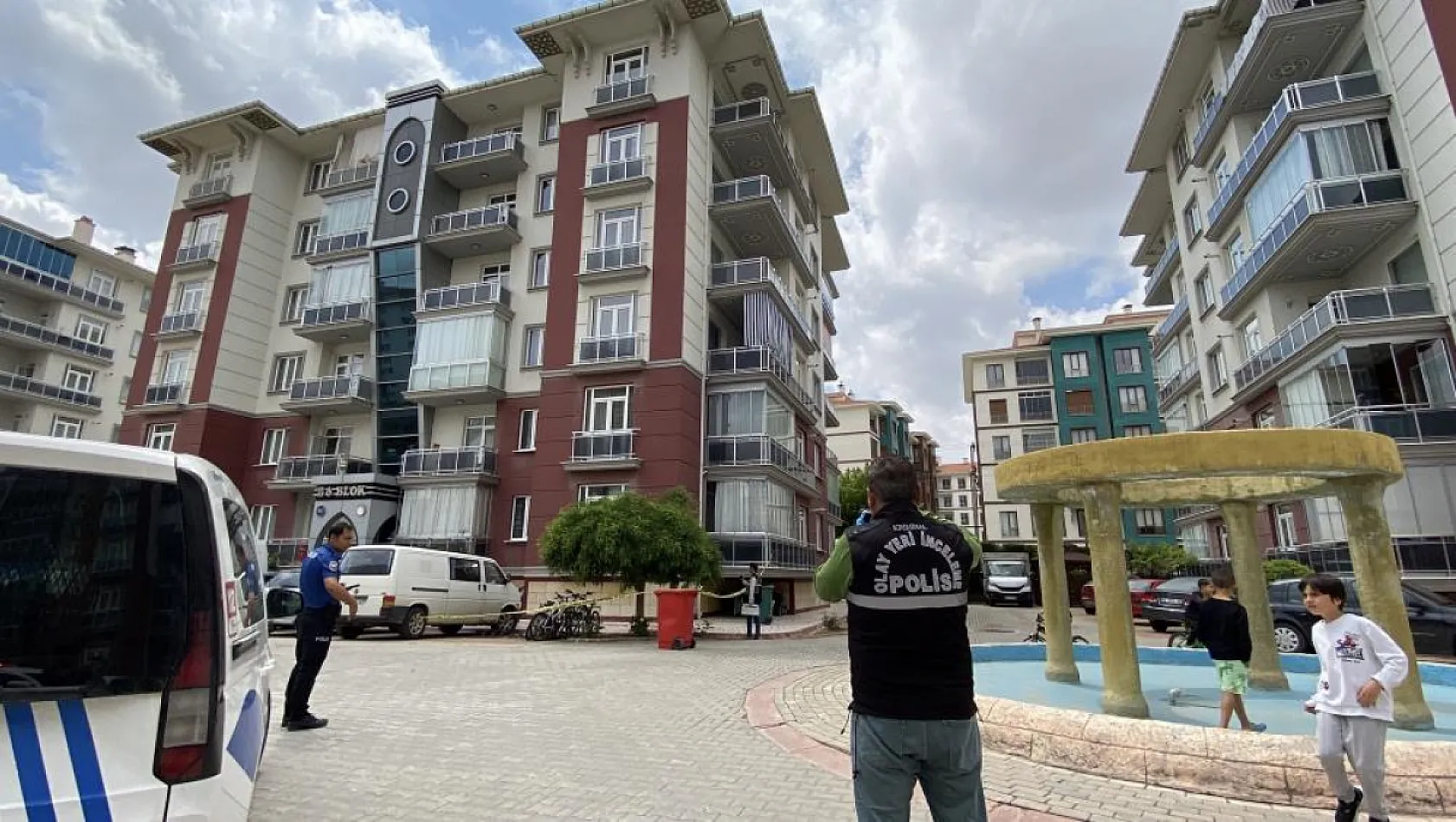 Apartmanın 5'inci katından düşen 2 yaşındaki çocuk hayatını kaybetti