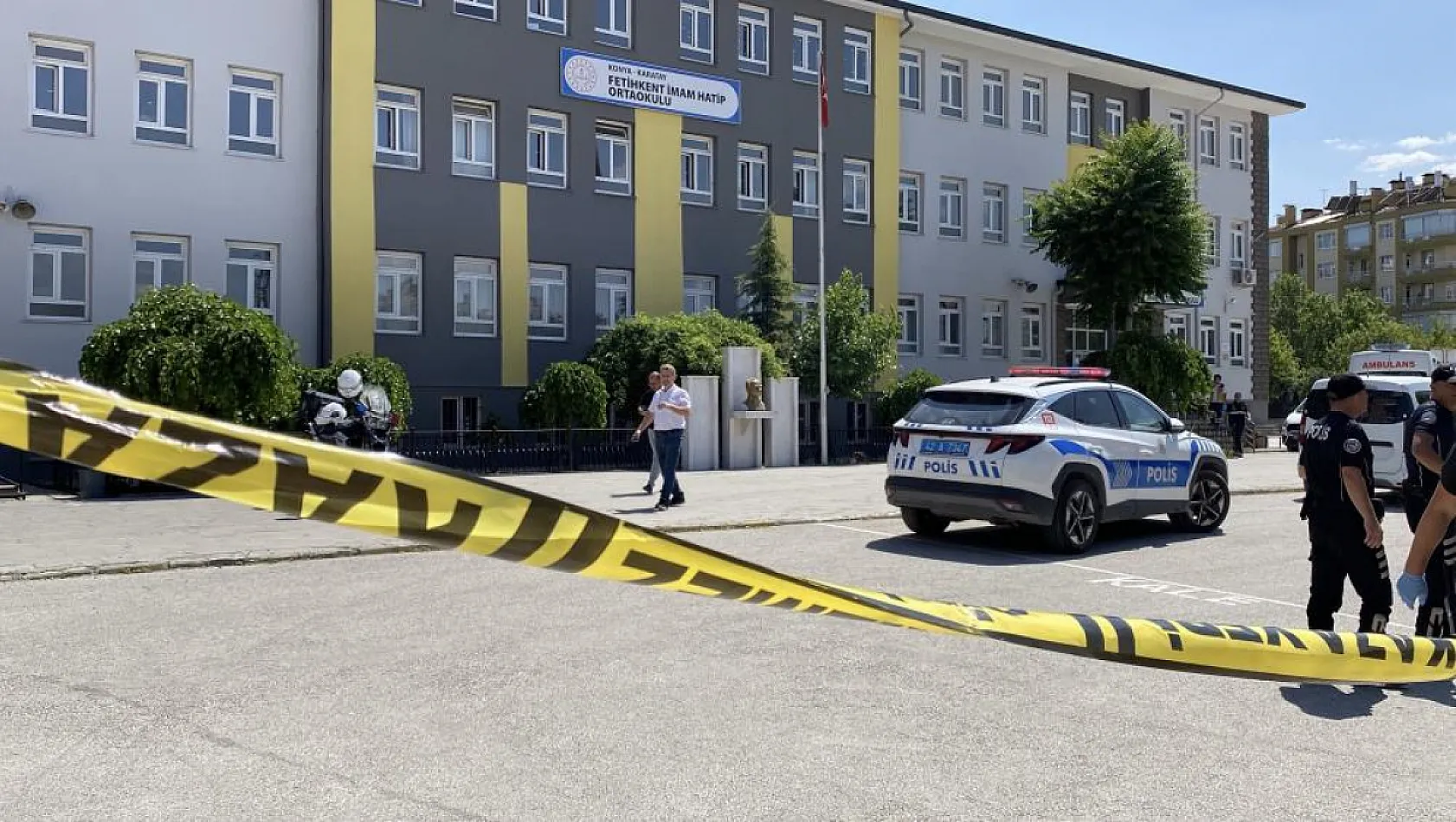 Okulda kan donduran saldırı! Öğretmen odasında hayatını kaybetti