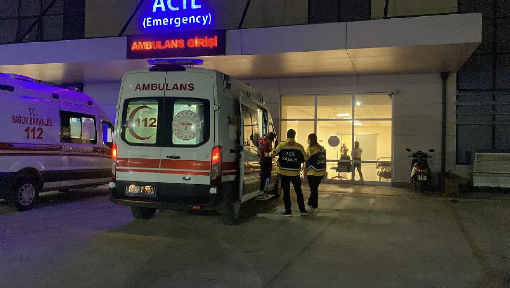 Burdur-Fethiye Karayolu'nda Jandarma Aracı ile Otomobil Çarpıştı: 5 Yaralı