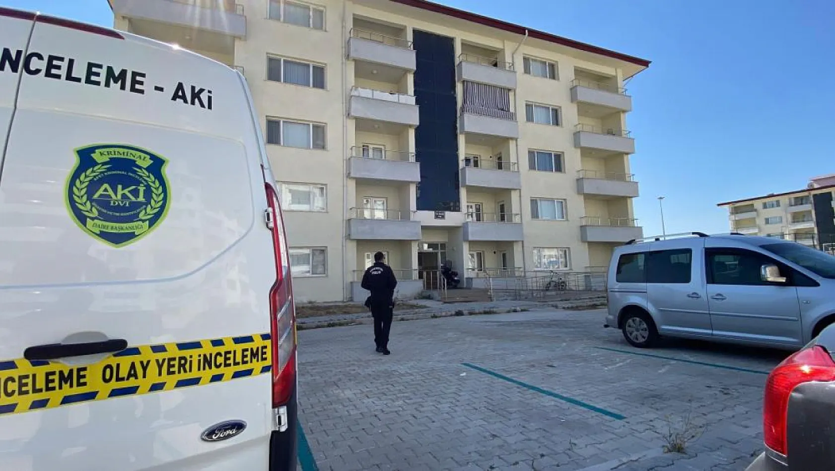 İnfaz koruma memuru evinde ölü bulundu