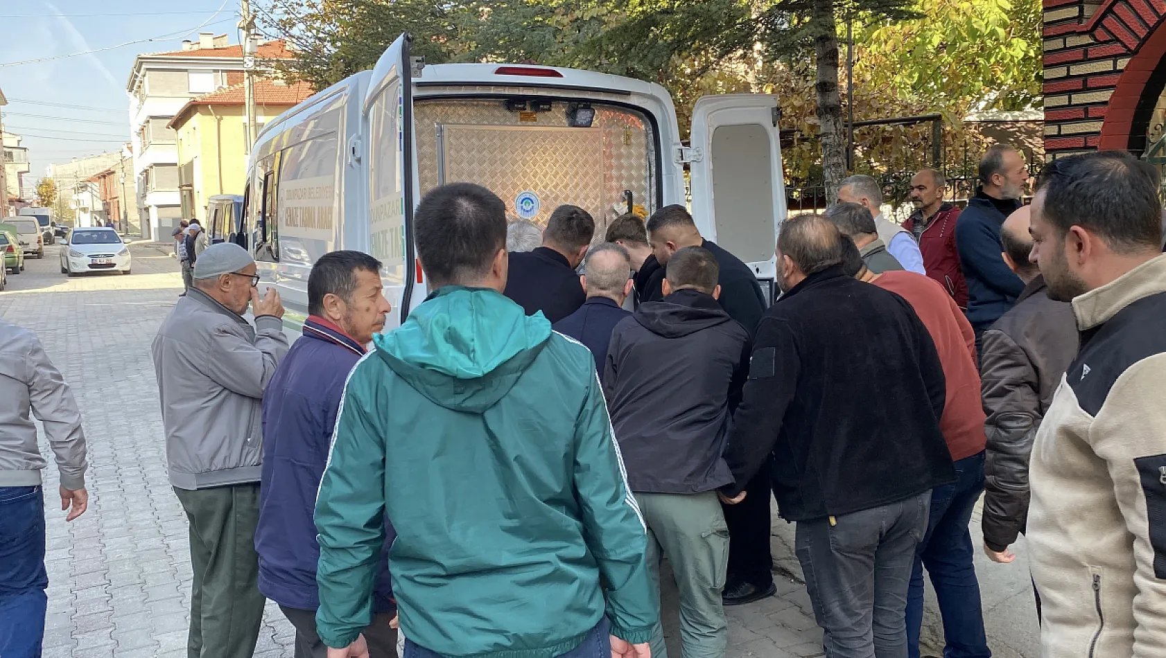 Boynu kesilen anne toprağa verildi, engelli oğlu adliyeye sevk edildi
