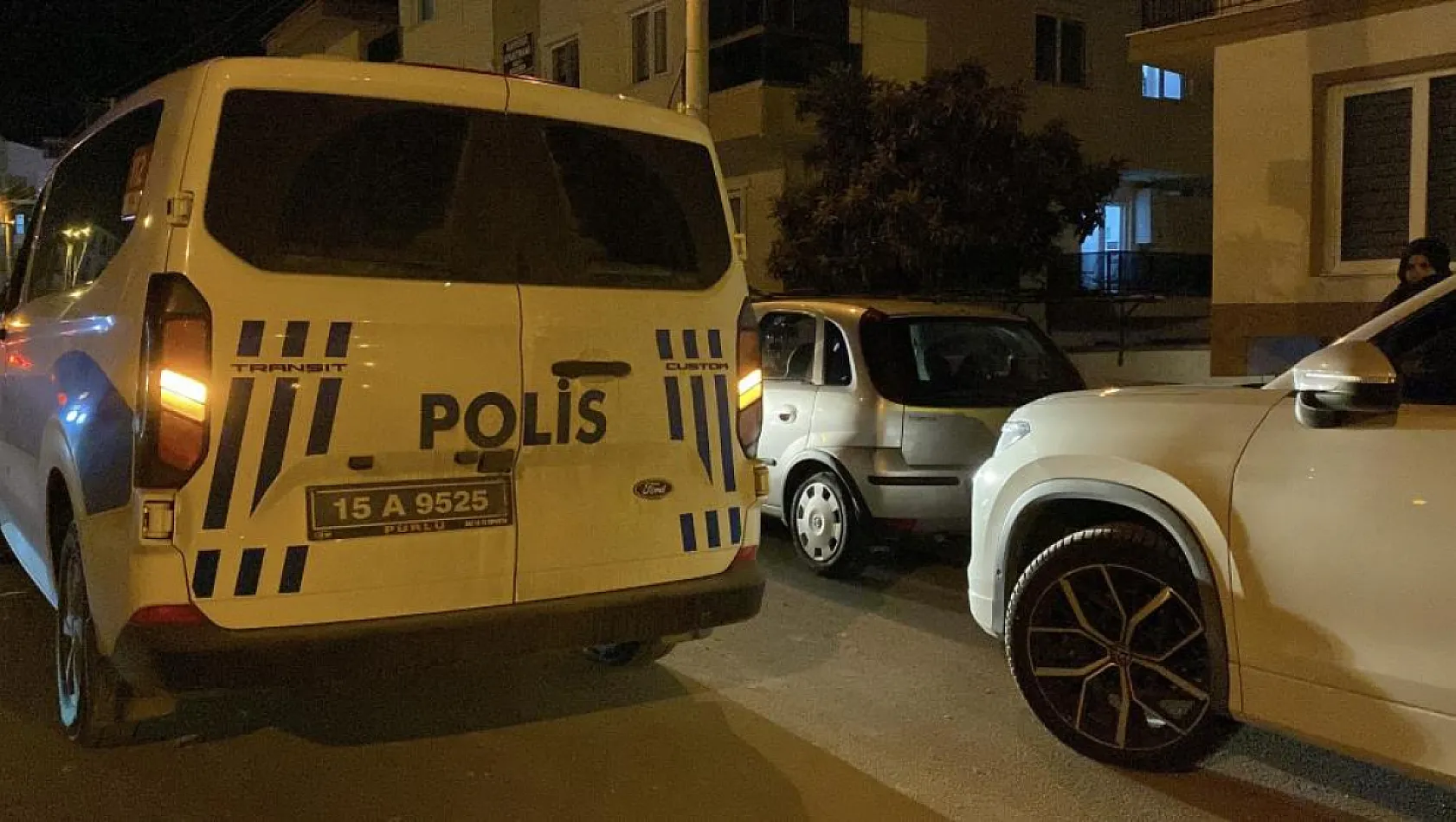 Kendinden Haber Alınamayan Kadın Evinde Ölü Bulundu