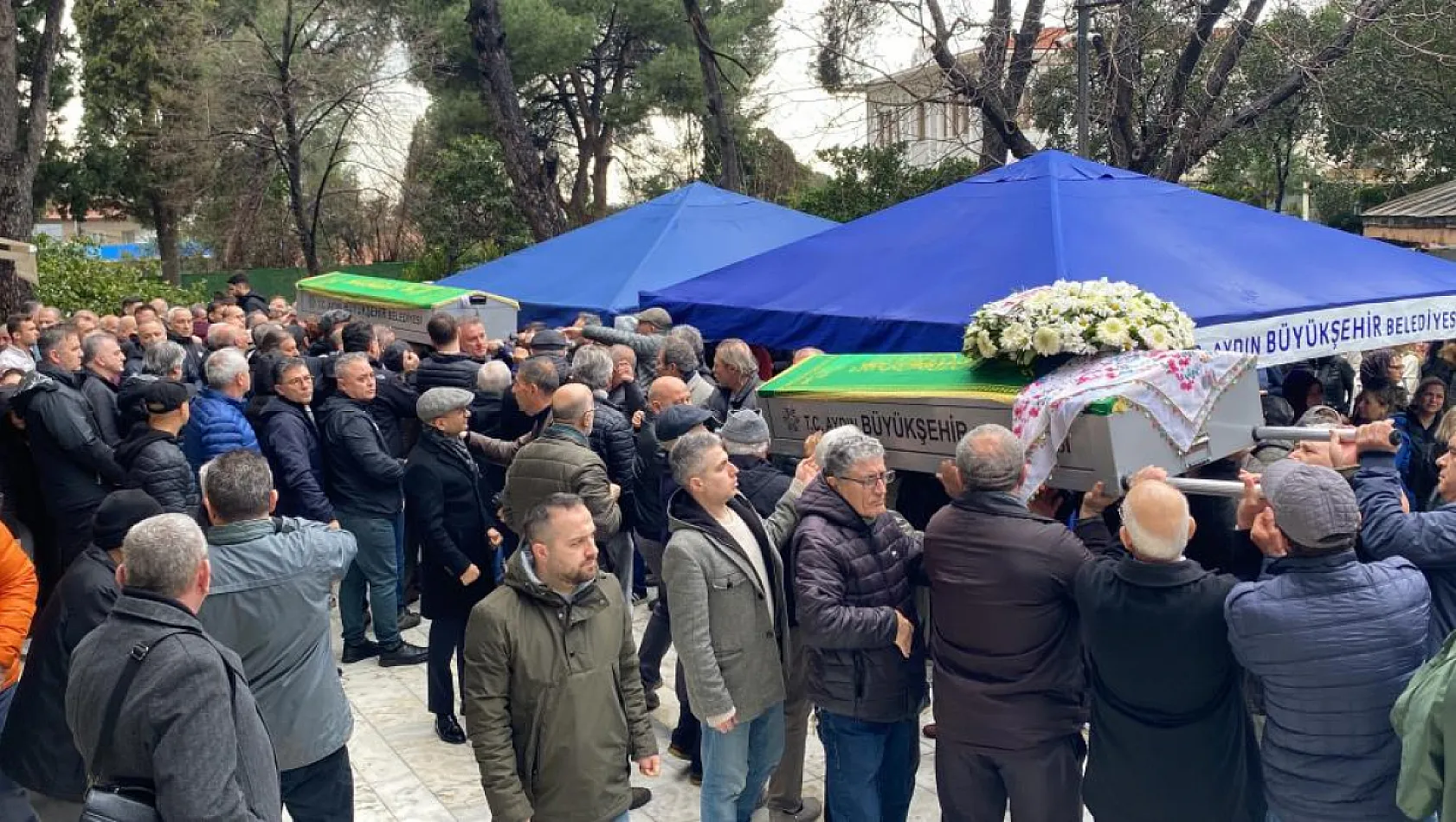 Bıçaklanarak öldürülen yaşlı çift son yolculuklarına uğurlandı