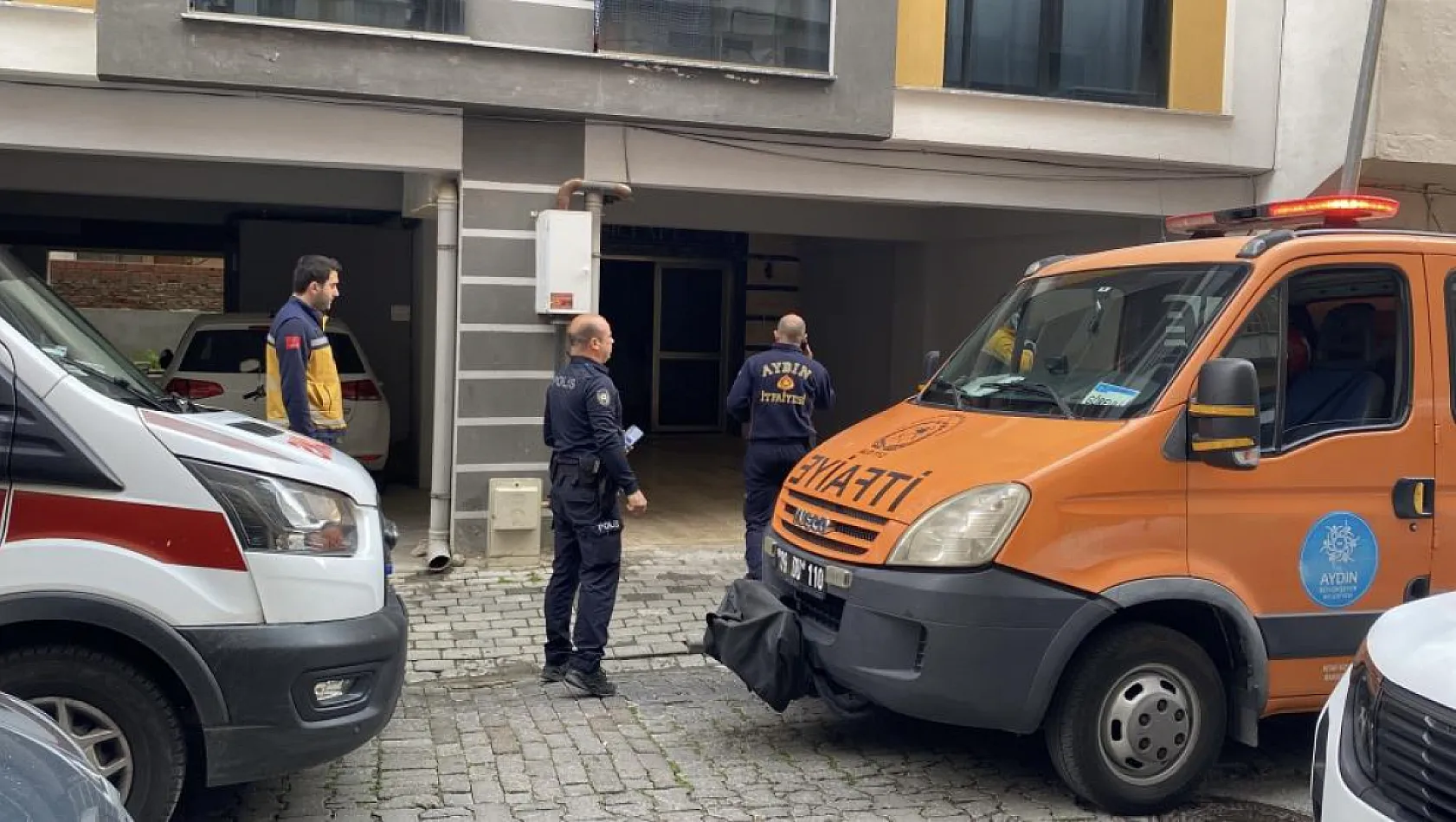 Aydın'da asansörde mahsur kalanların yardımına itfaiye ekipleri koştu