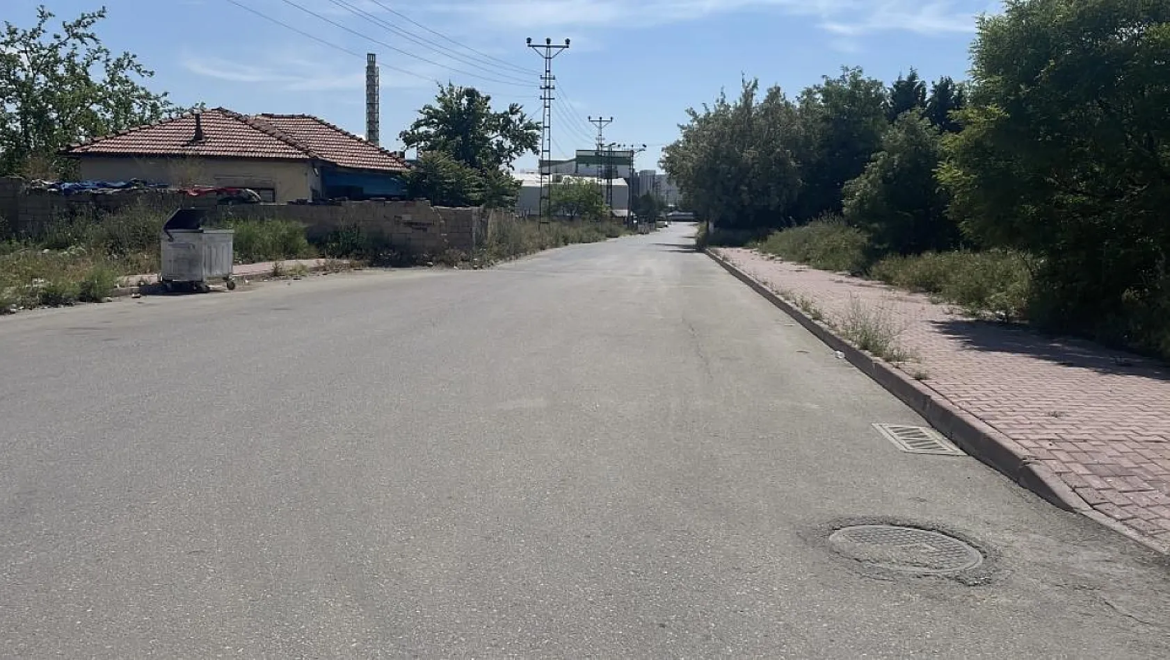 Boşanma aşamasındaki eşini vurup intihar etti