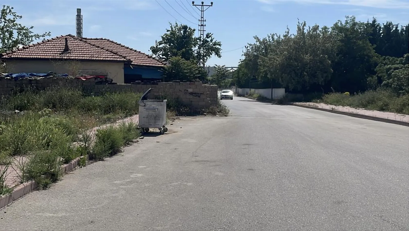 Boşanma aşamasındaki eşini vurup intihar etti