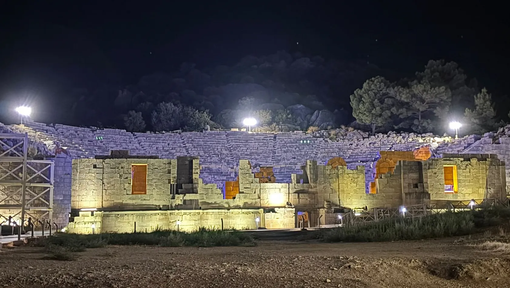 Patara'da Tarih Gece de Yaşanıyor