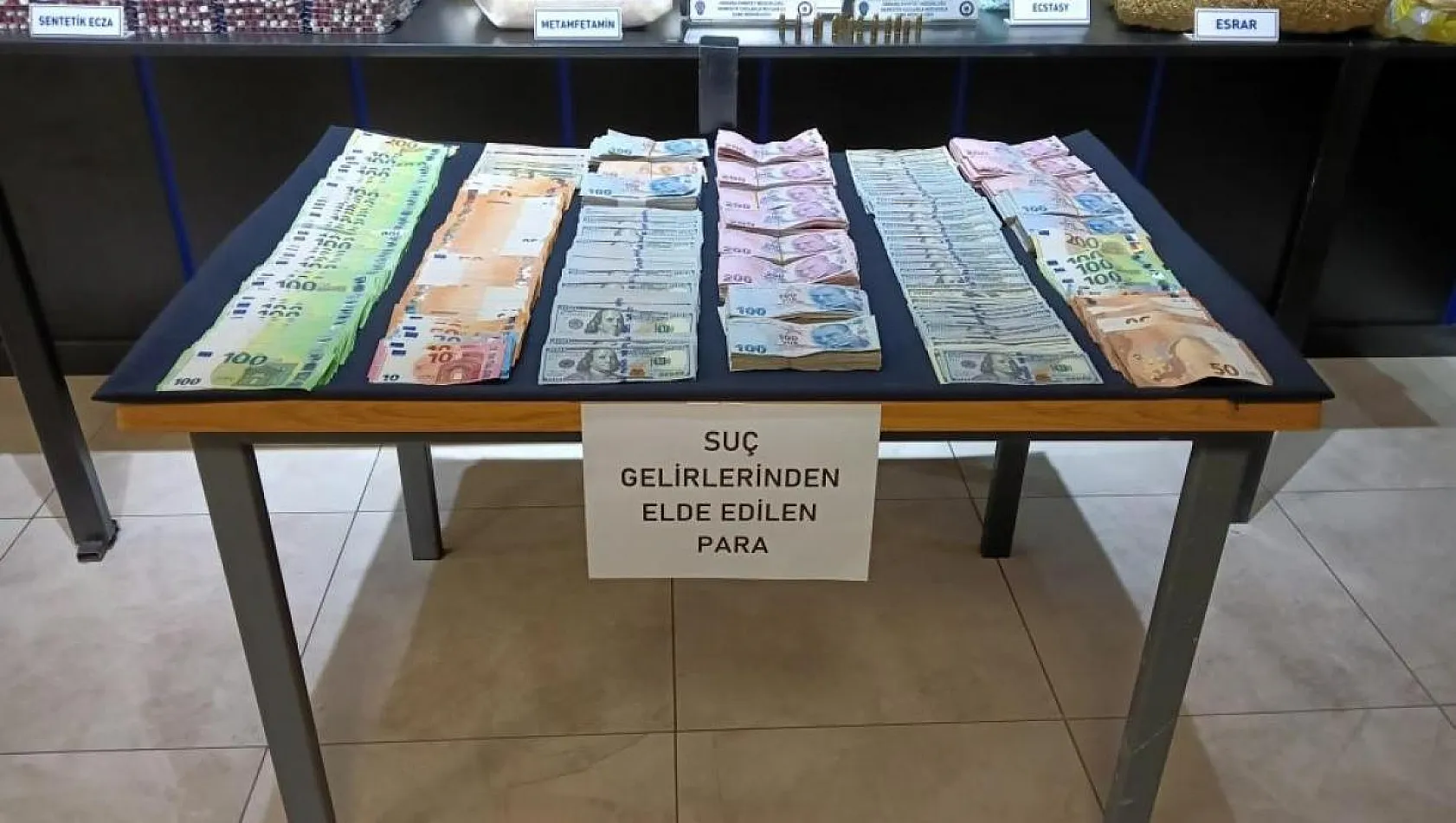 Uyuşturucu şebekeleri çökertildi