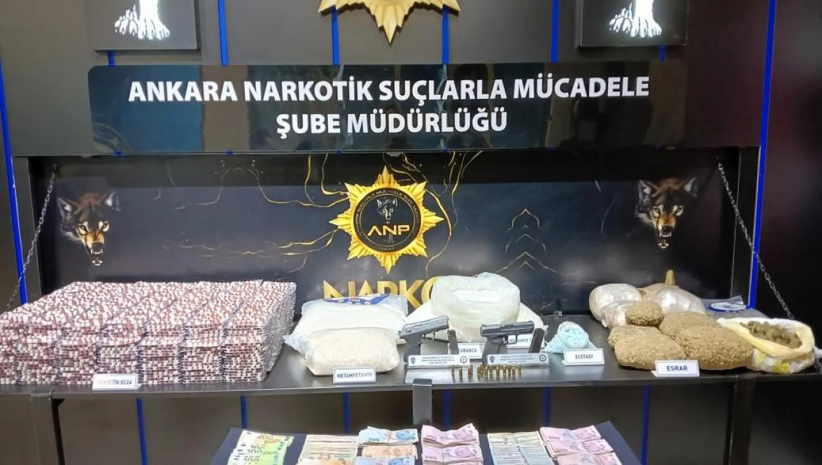 Uyuşturucu şebekeleri çökertildi