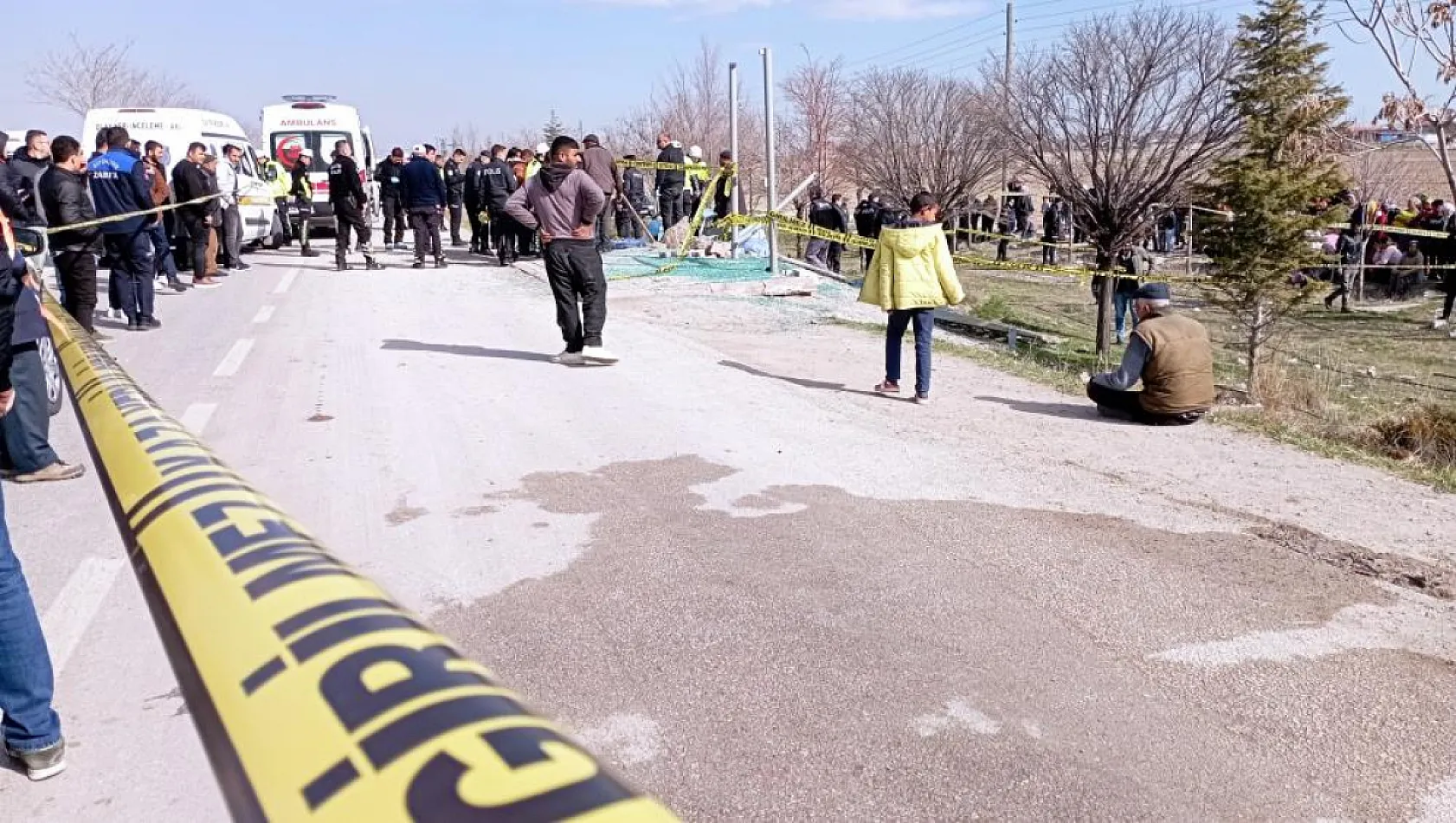 Otomobilin otobüs durağına daldığı kazada ölü sayısı 4'e yükseldi