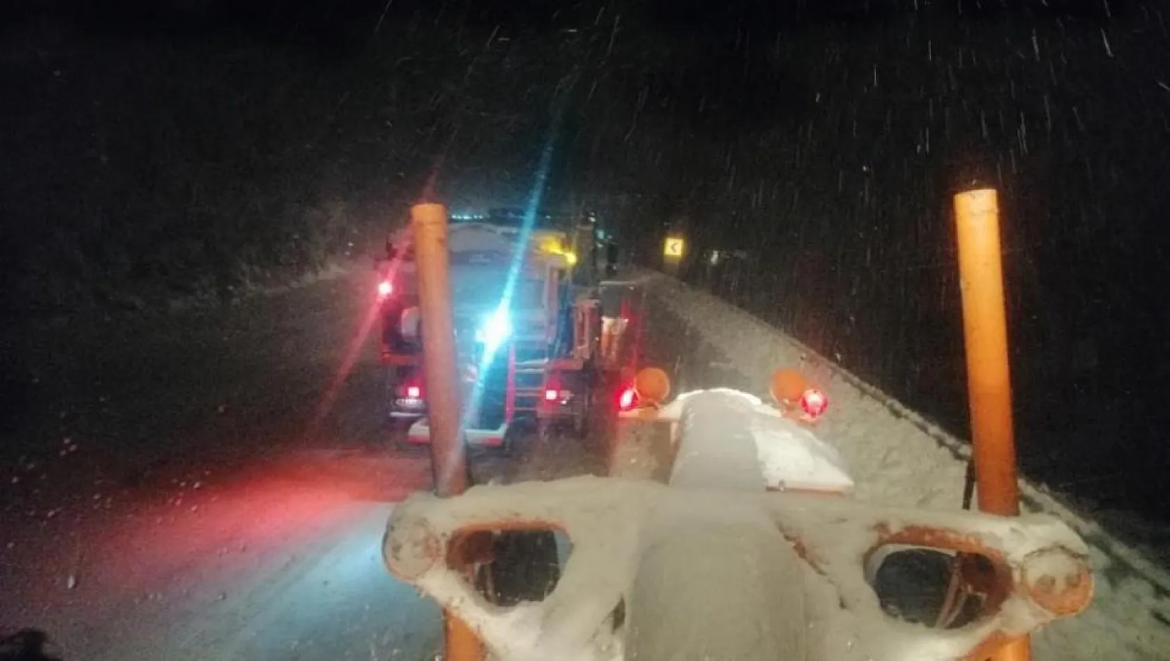 Antalya-Konya Yolu'nda kar yağışı başladı! Sürücüler dikkat