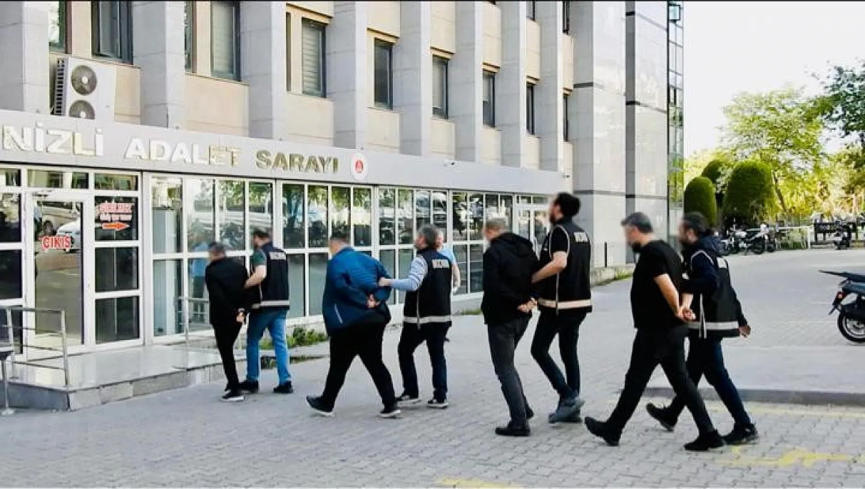 Kredi kartı komisyoncularına operasyon düzenlendi