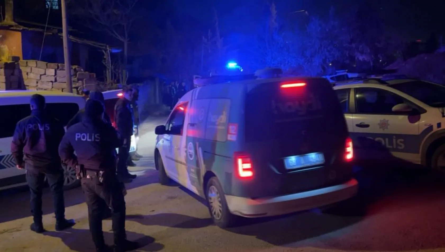 Akrabaların alacak verecek kavgası kanlı bitti: 5 yaralı