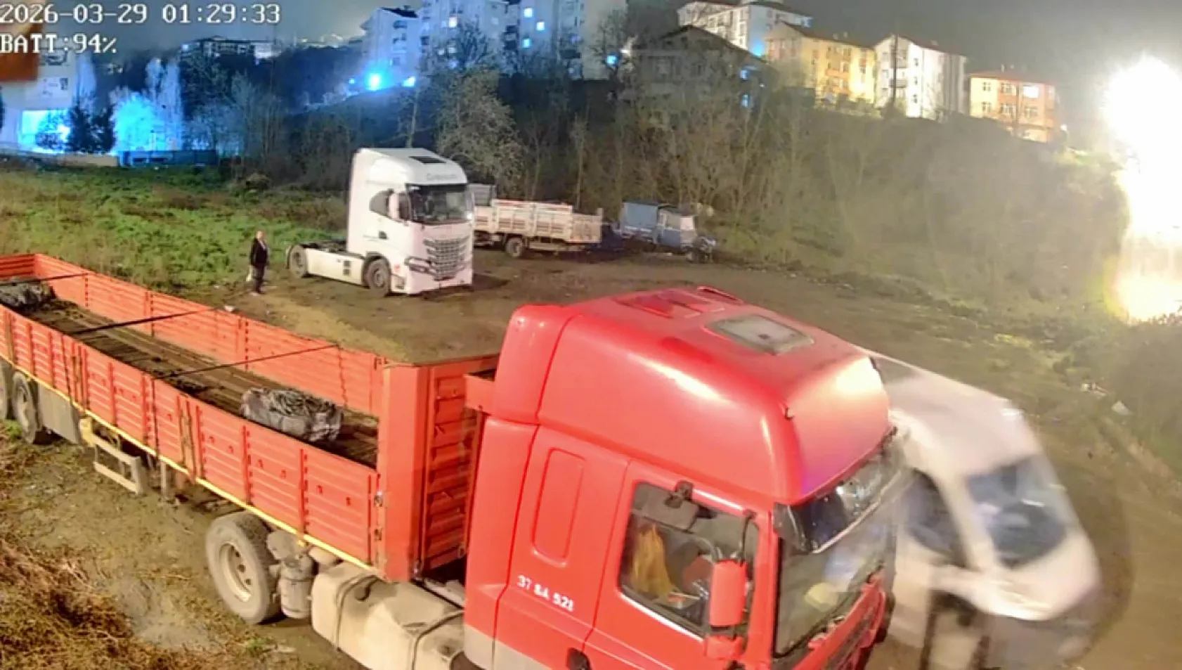 Çaldığı tırı satamayınca dolandırıldı, polise 'mağdur' rolü yapınca yakayı ele verdi
