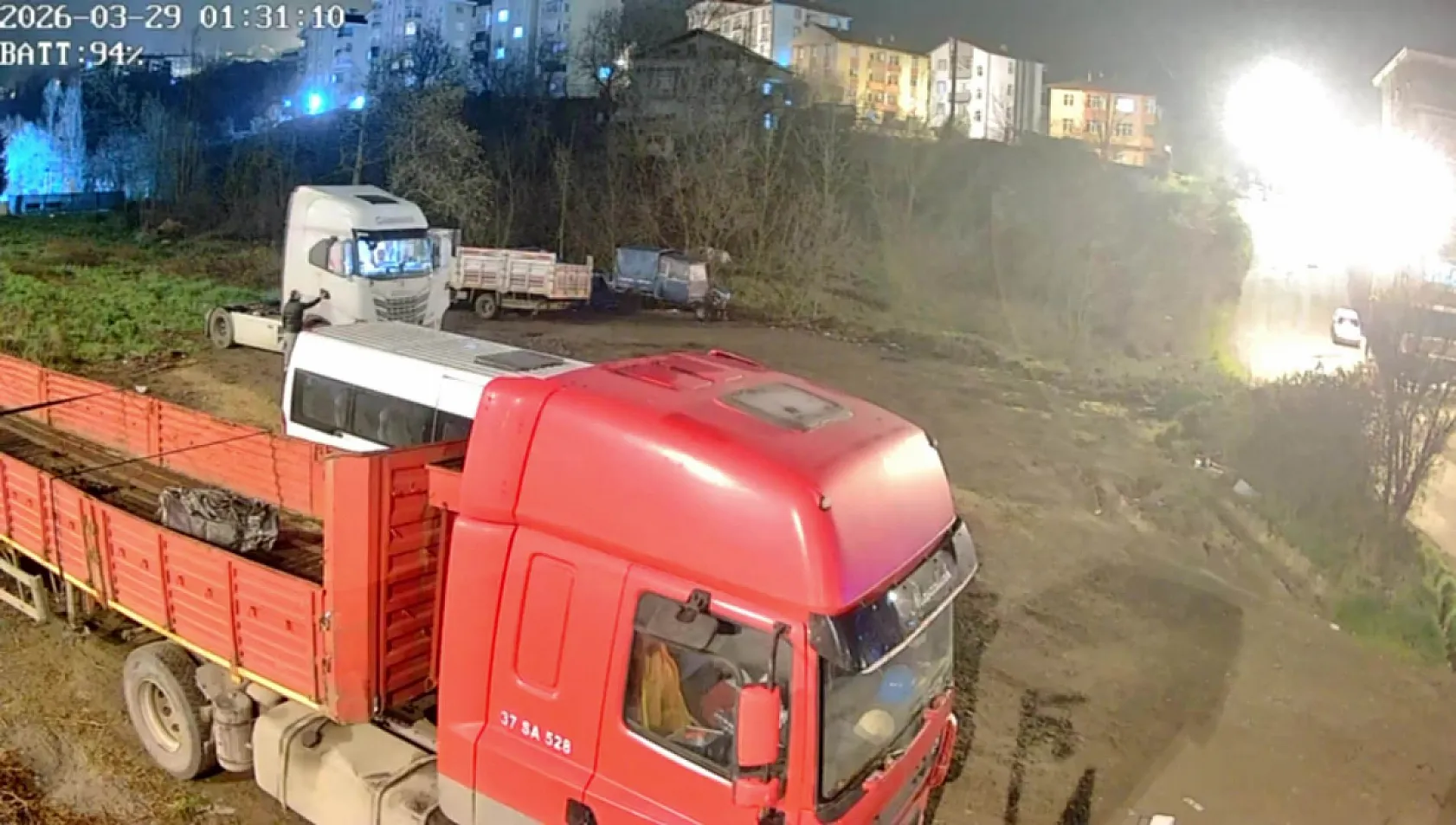 Çaldığı tırı satamayınca dolandırıldı, polise 'mağdur' rolü yapınca yakayı ele verdi