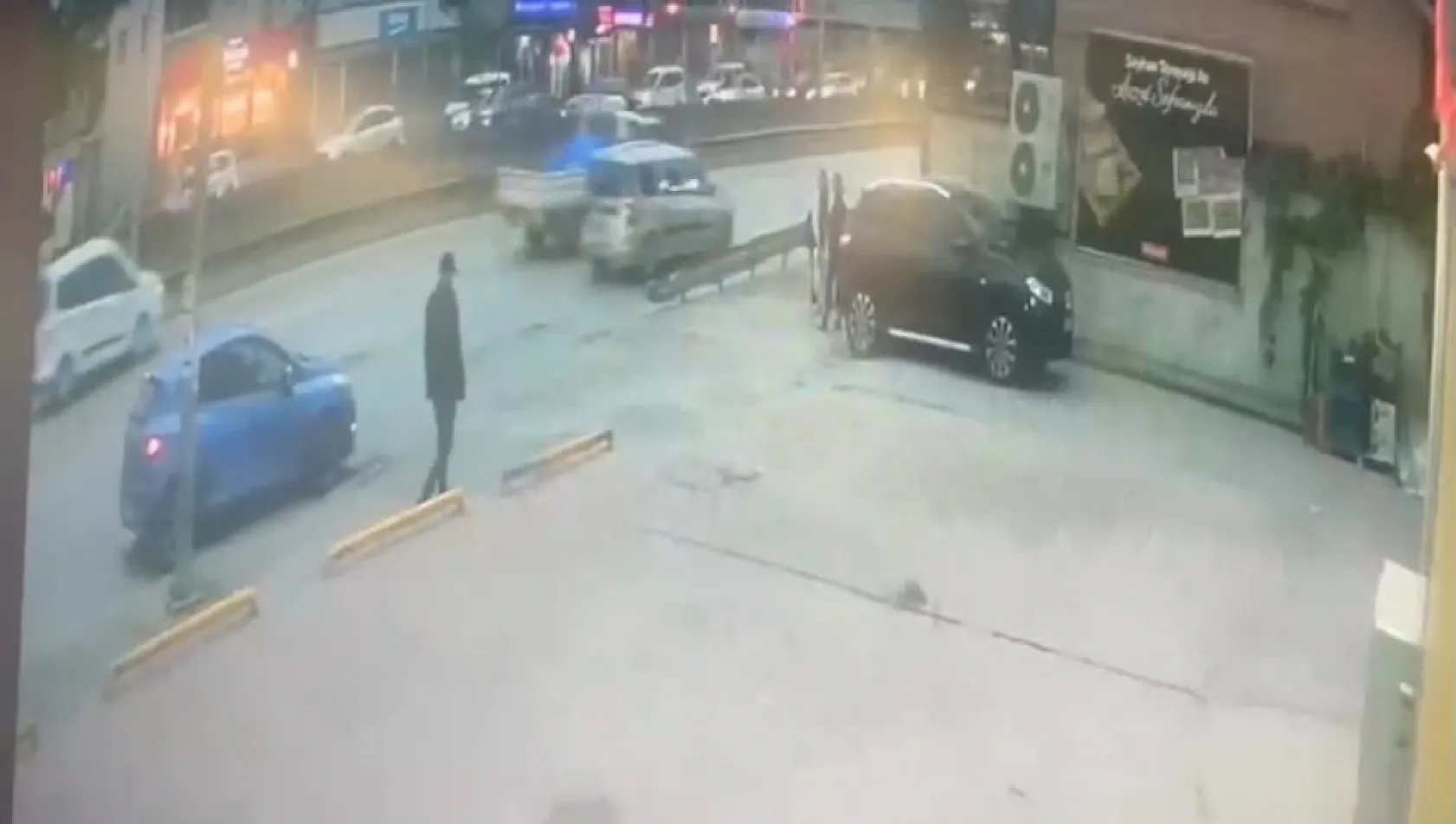 'Yeğenin zor durumda' yalanıyla altın vurgunu: Yaşlı kadını dolandıran 2 şüpheli tutuklandı