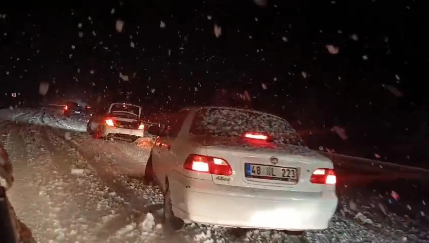 Denizli'de Bahar Ortasında Kar Sürprizi