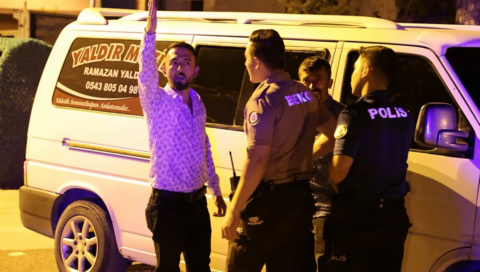Direksiyon başında alkollü yakalanan müzisyen: 'Zaten meşhurum çek'
