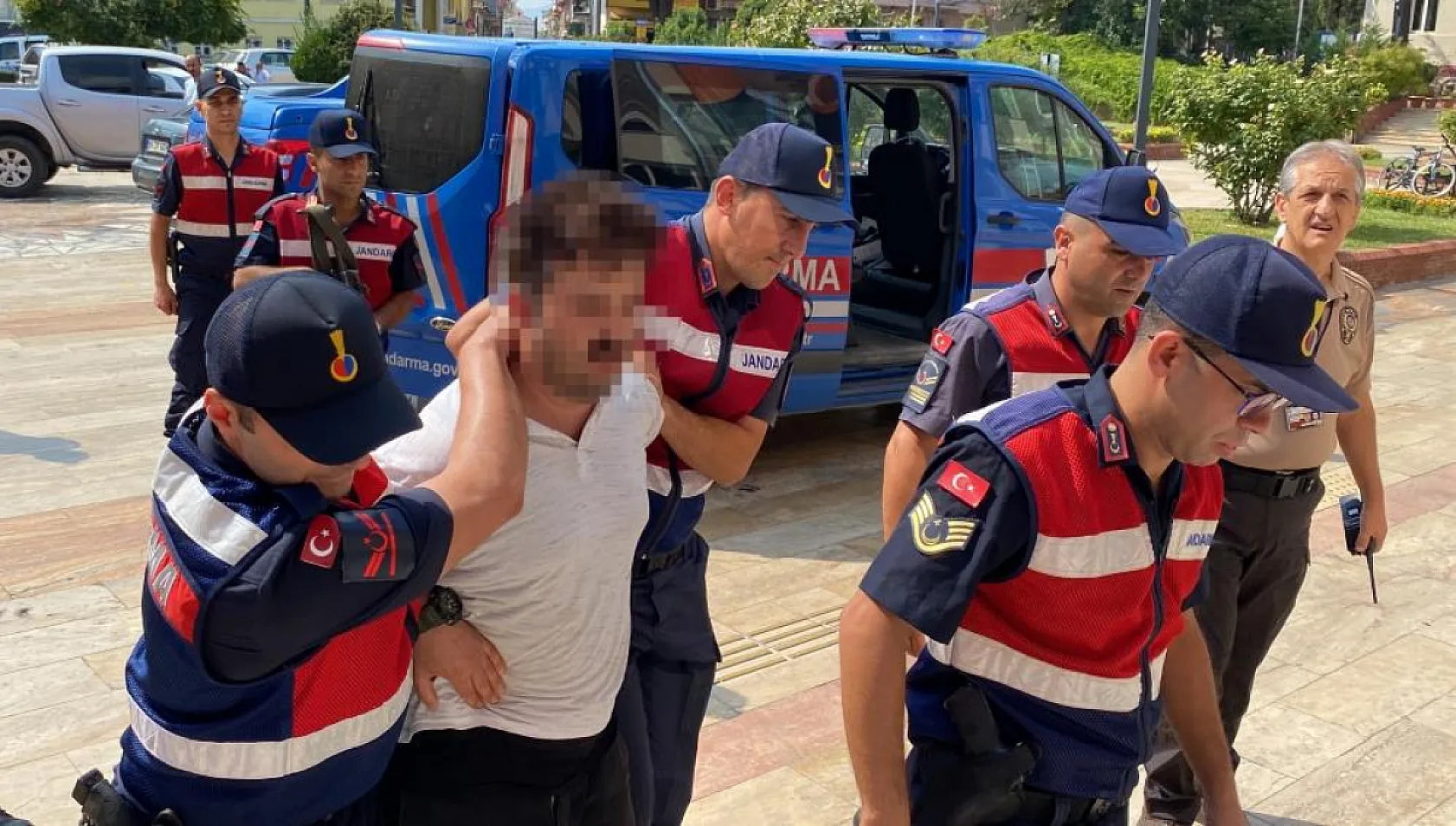 Eşinin boğazını keserek öldüren cani koca yeniden yakalandı