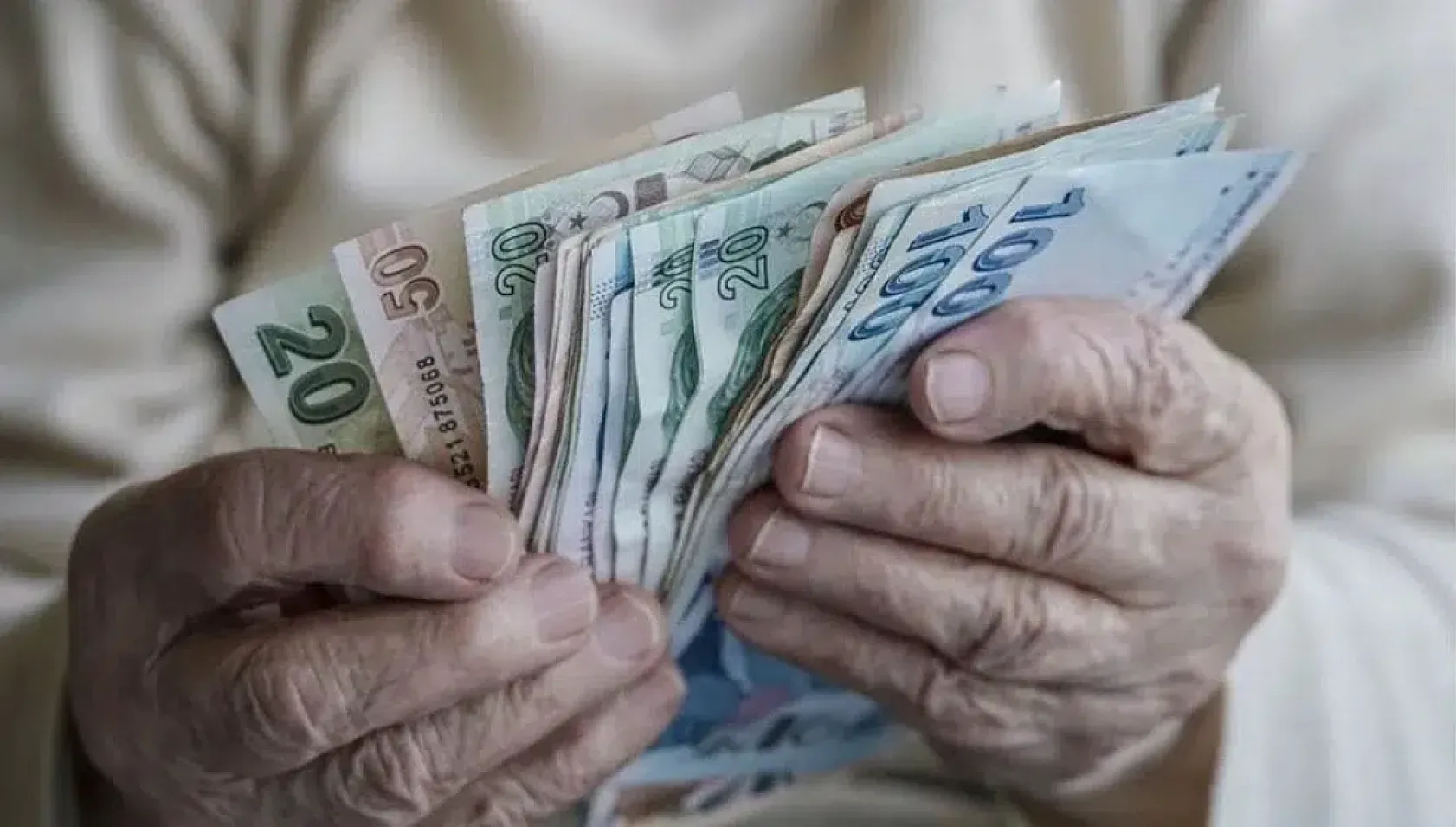 O emeklilere sıfır zam şoku 2025'te milyonlarca emekli zam alamayacak