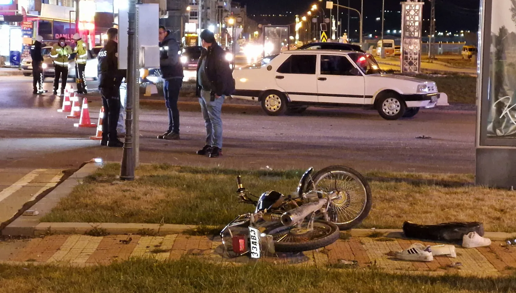 Motosikletini son sürüşü oldu! Otomobile çarpıp 15 metre ileriye savruldu: 1 ölü, 1 yaralı