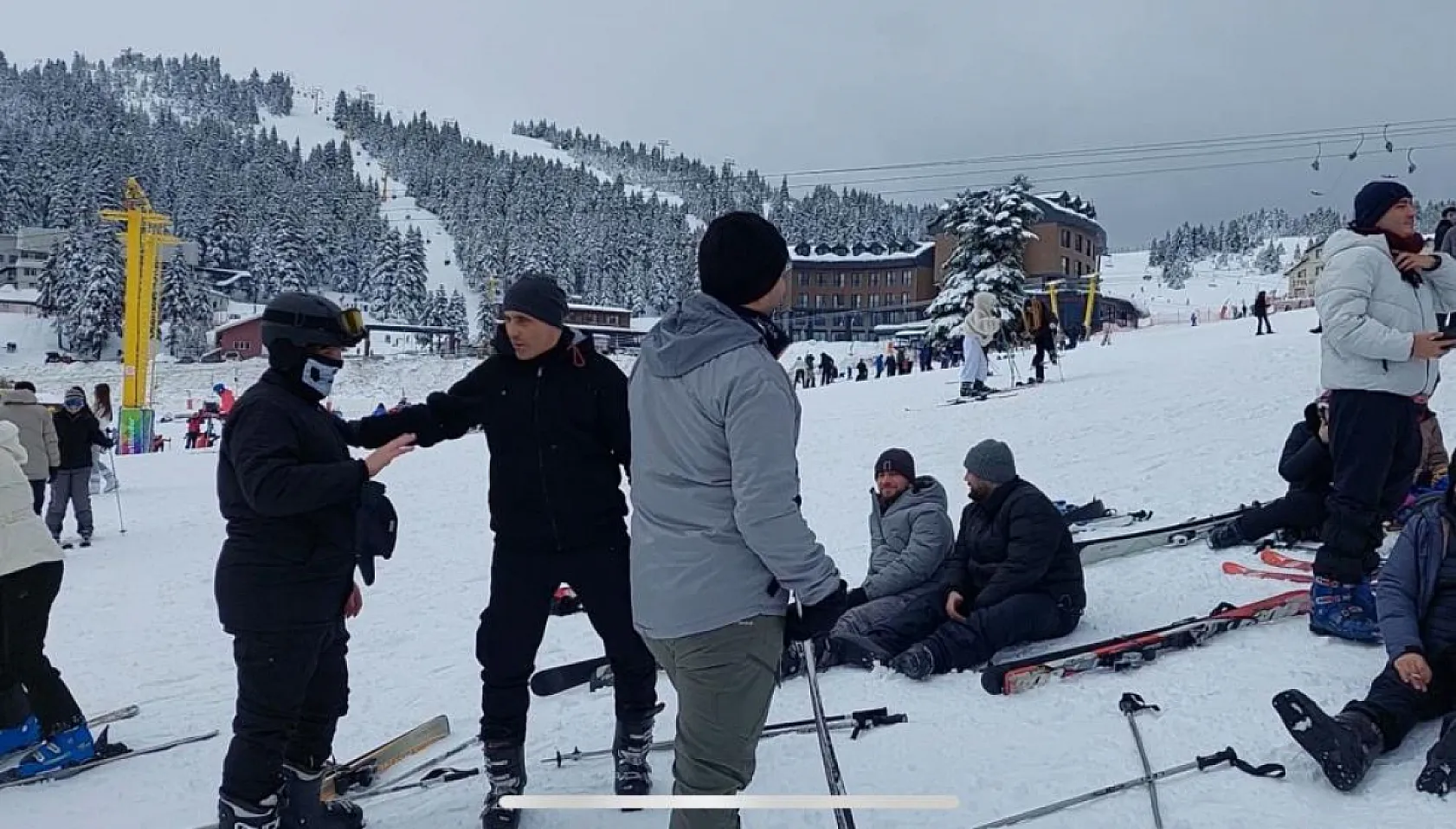 Uludağ'da mahsur kalan tatilciler kurtarıldı