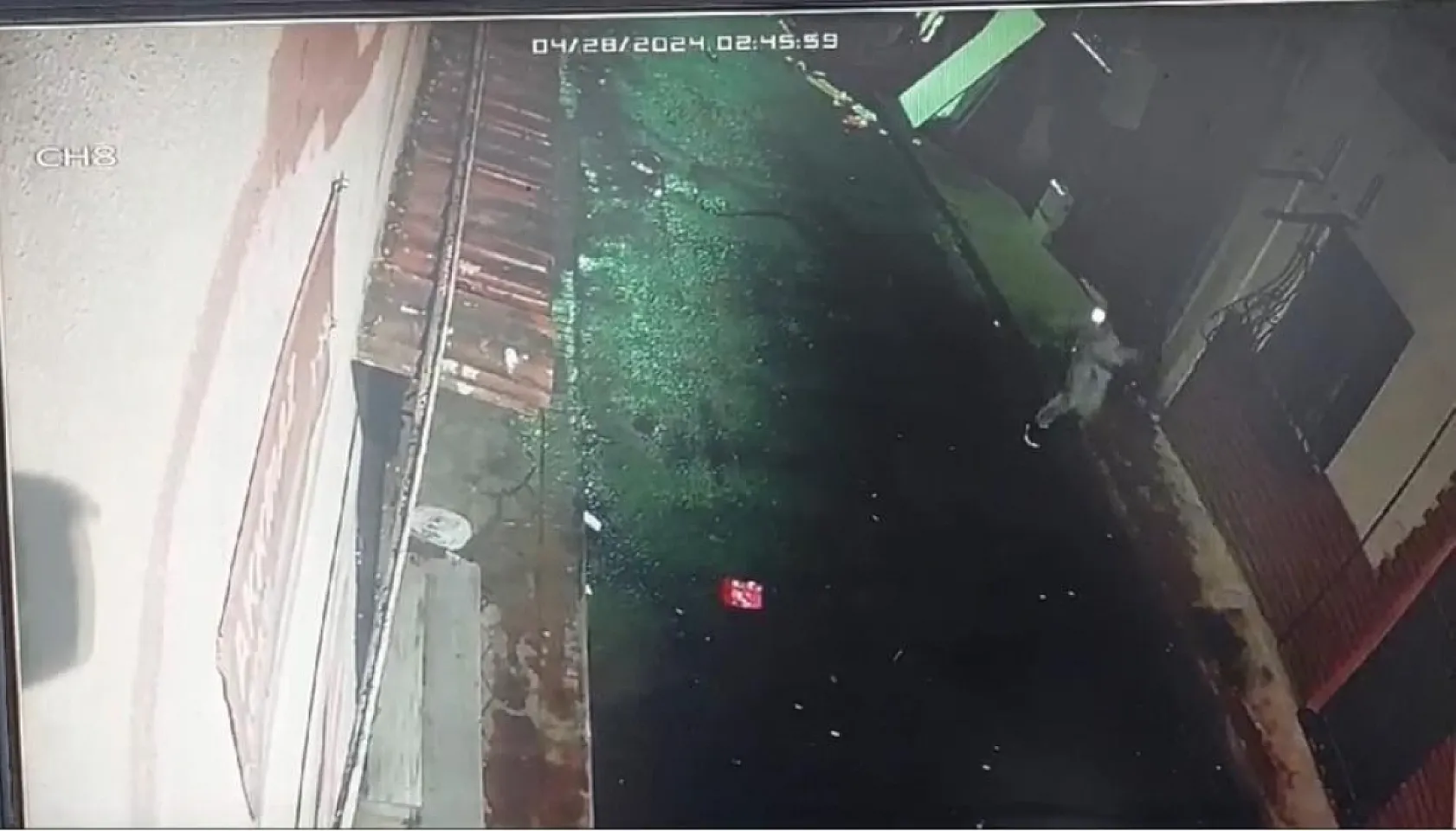 Film gibi olay: Kendini vurdu, polis kan izlerini takip edip oyununu bozdu