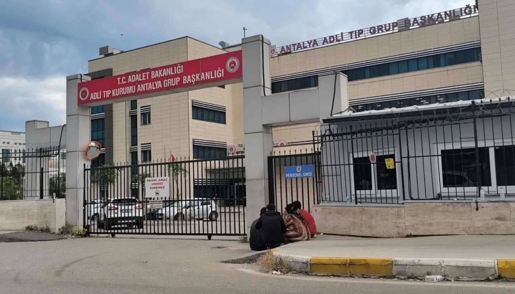 Balkondan düşen çocuk hastanede hayatını kaybetti